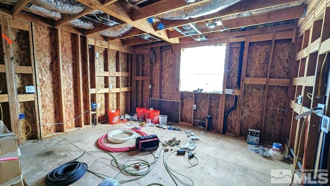 1355 Antelope Valley Rd Property Photo 9