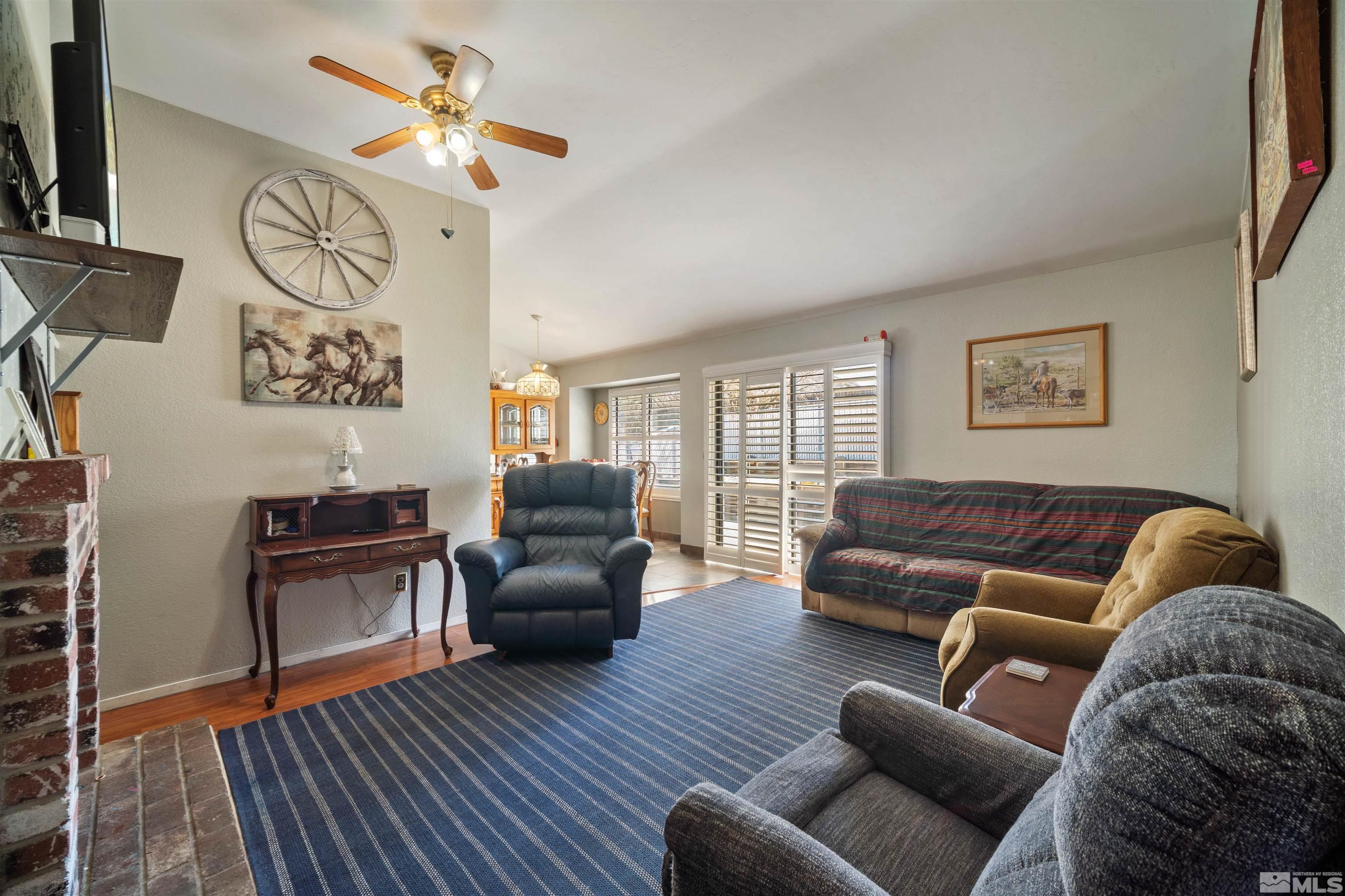 1702 Johns Circle Property Photo 6