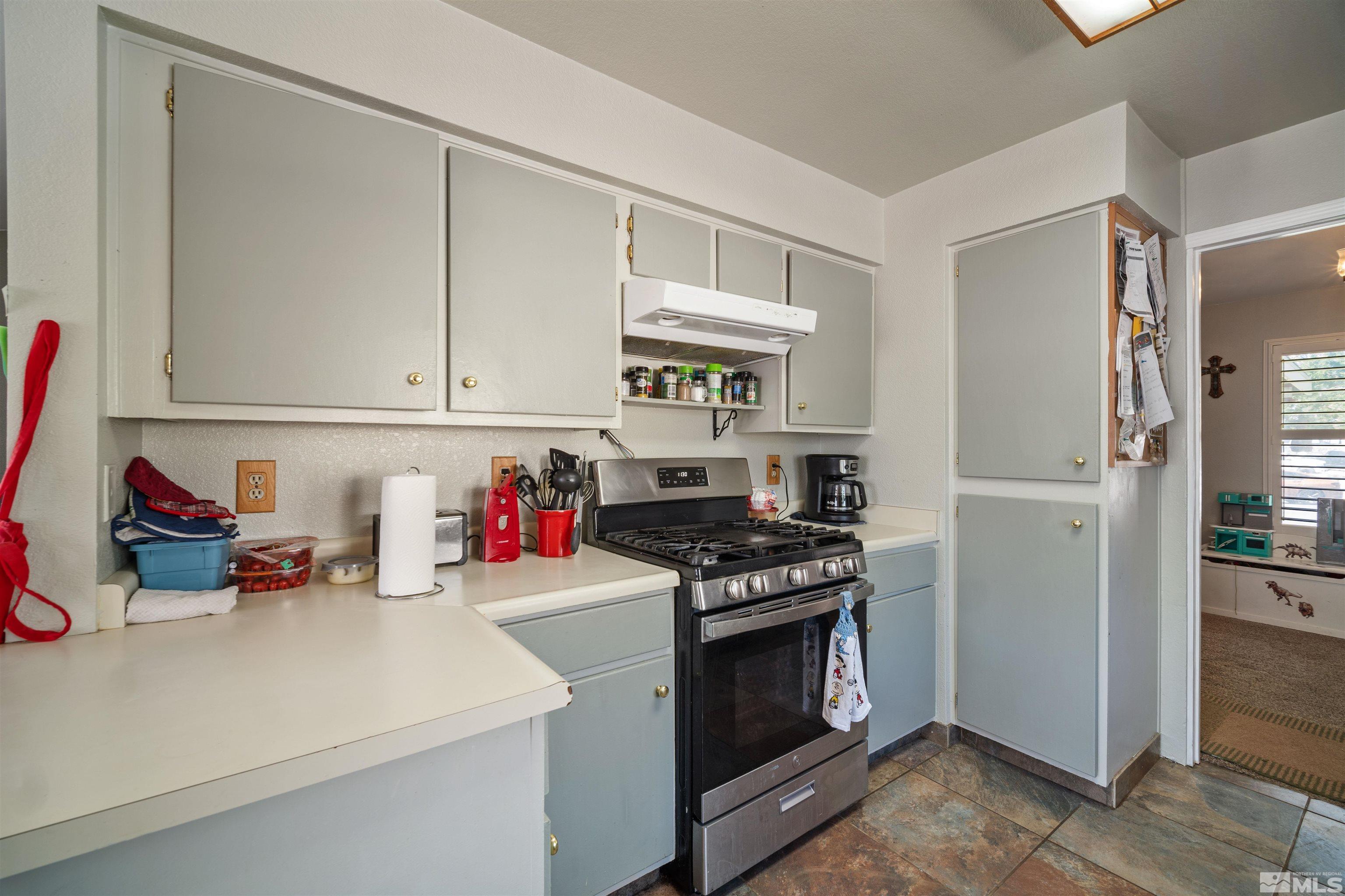 1702 Johns Circle Property Photo 10
