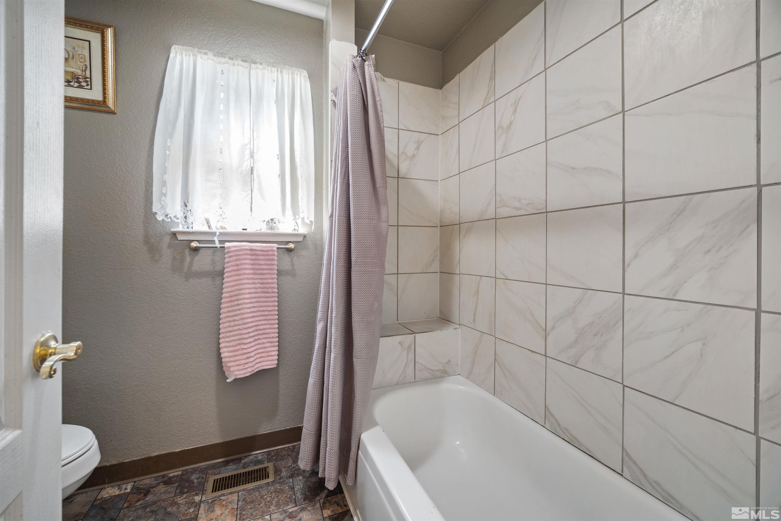 1702 Johns Circle Property Photo 18