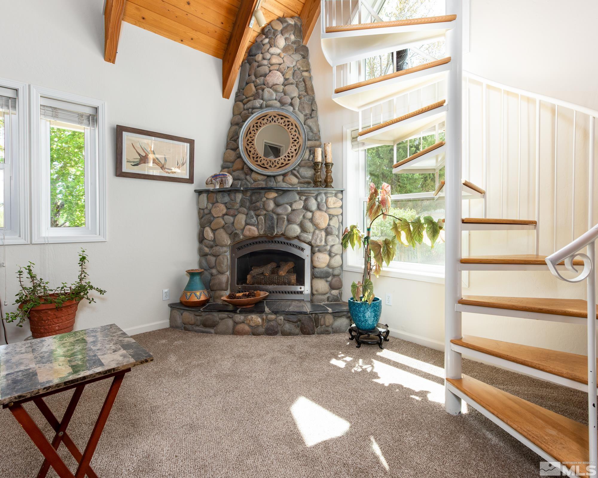 804 Foothill Road Property Photo 9