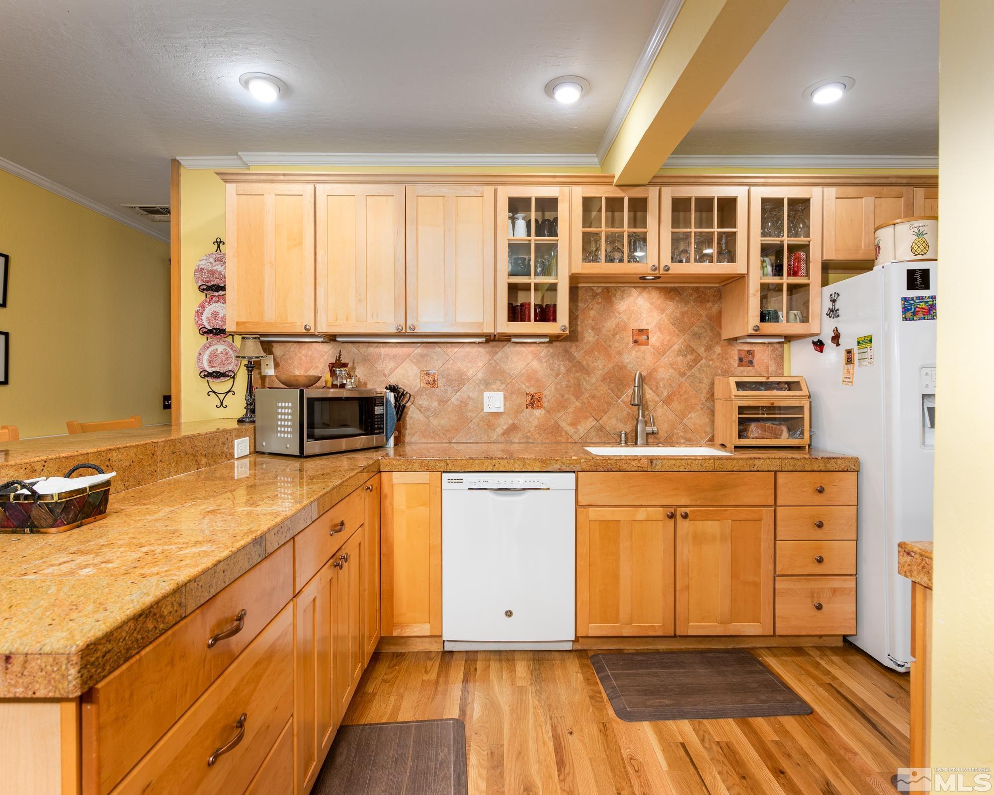 804 Foothill Road Property Photo 12