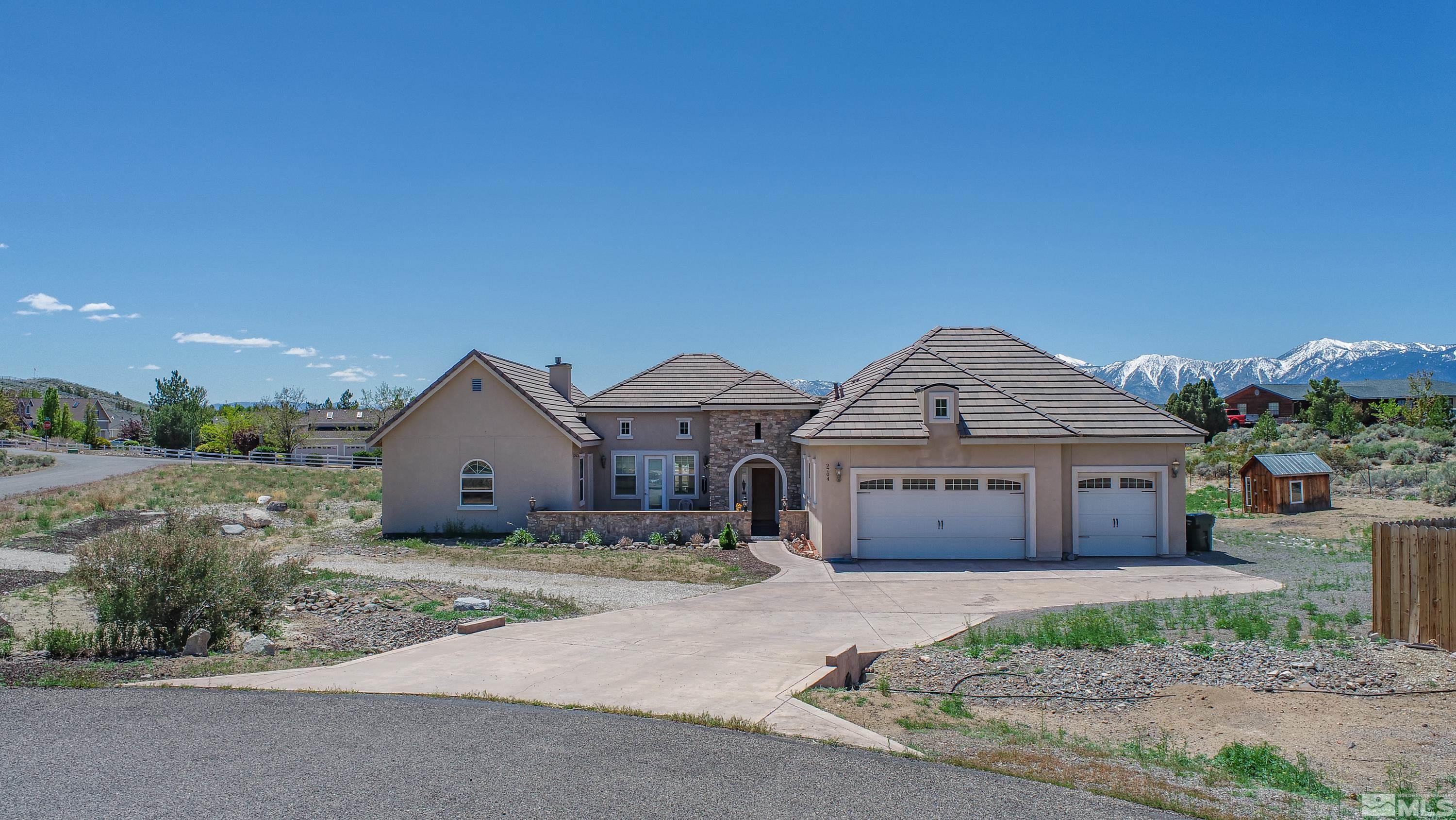 2704 Thirsty Magoo Court Property Photo 2