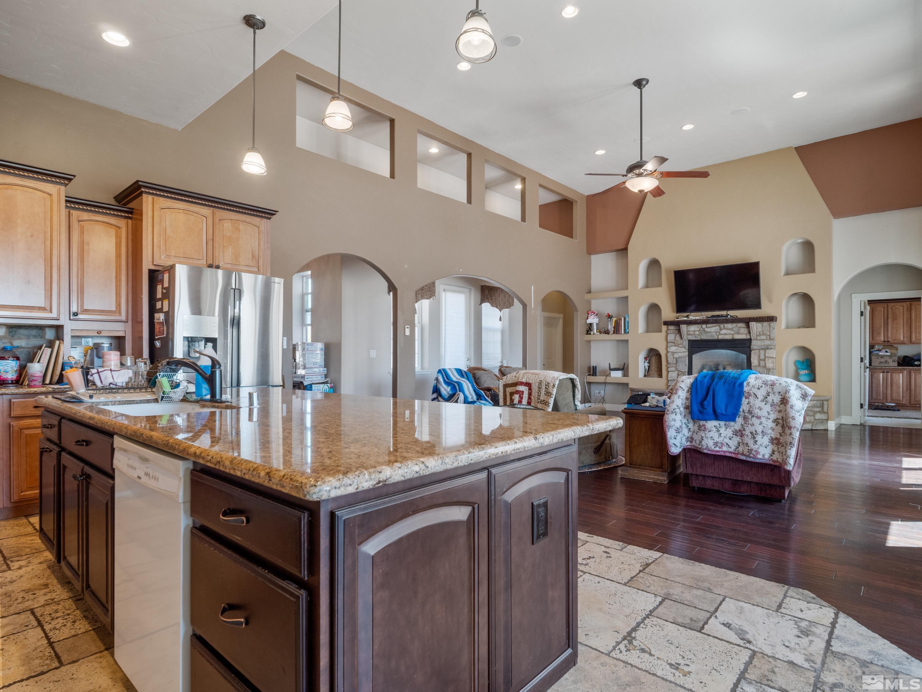 2704 Thirsty Magoo Court Property Photo 8