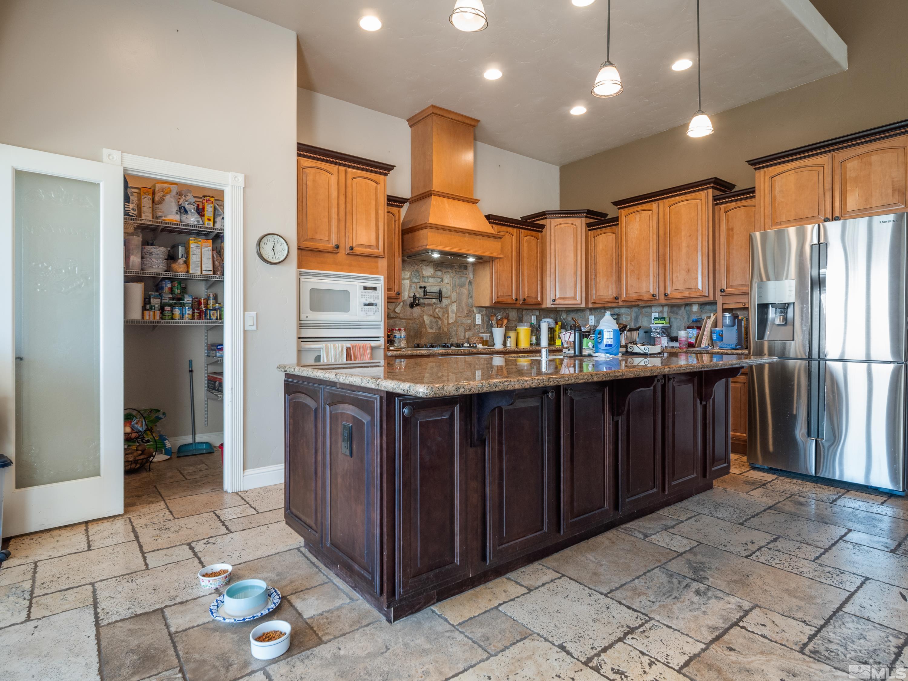 2704 Thirsty Magoo Court Property Photo 9