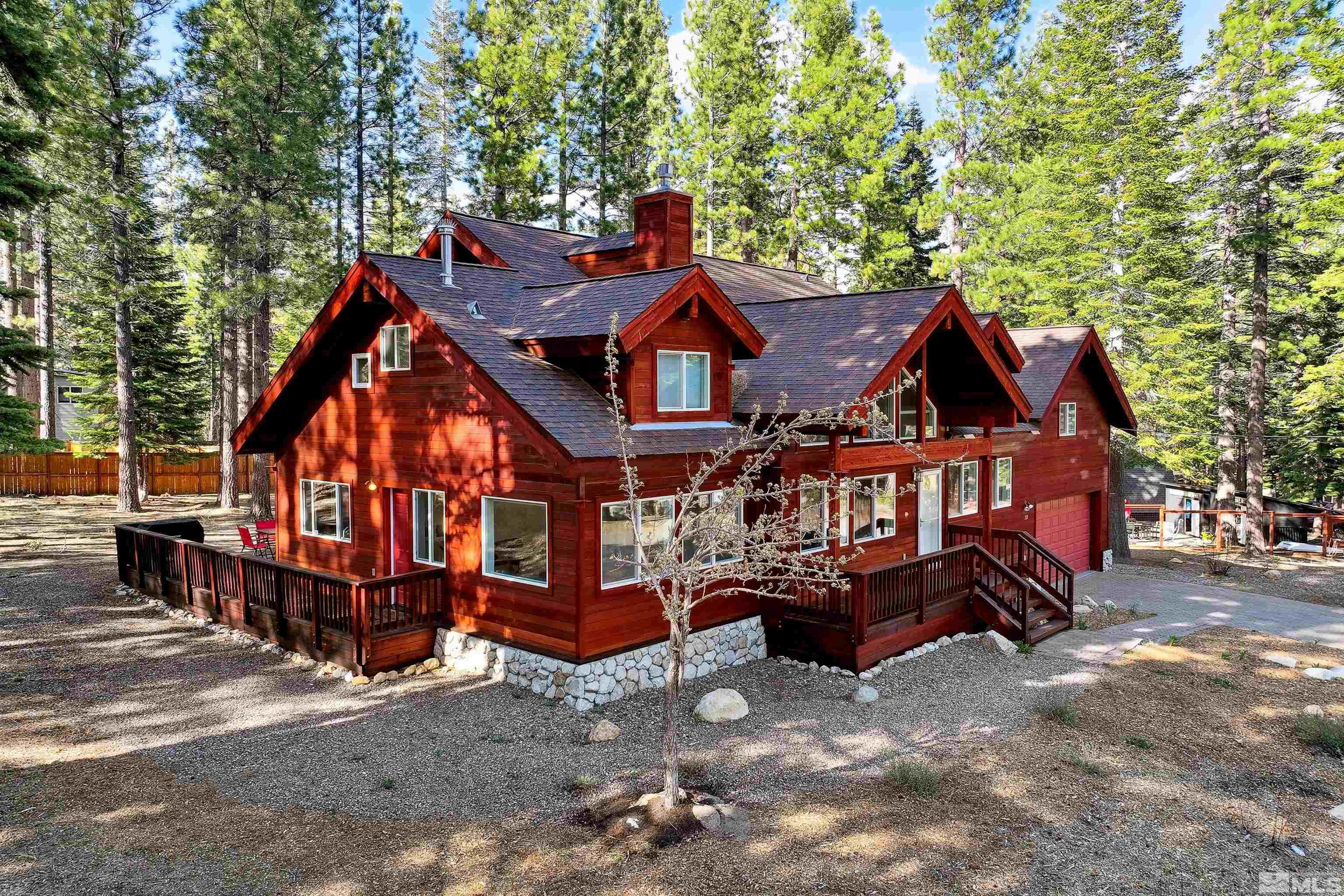 733 Cayuga Property Photo