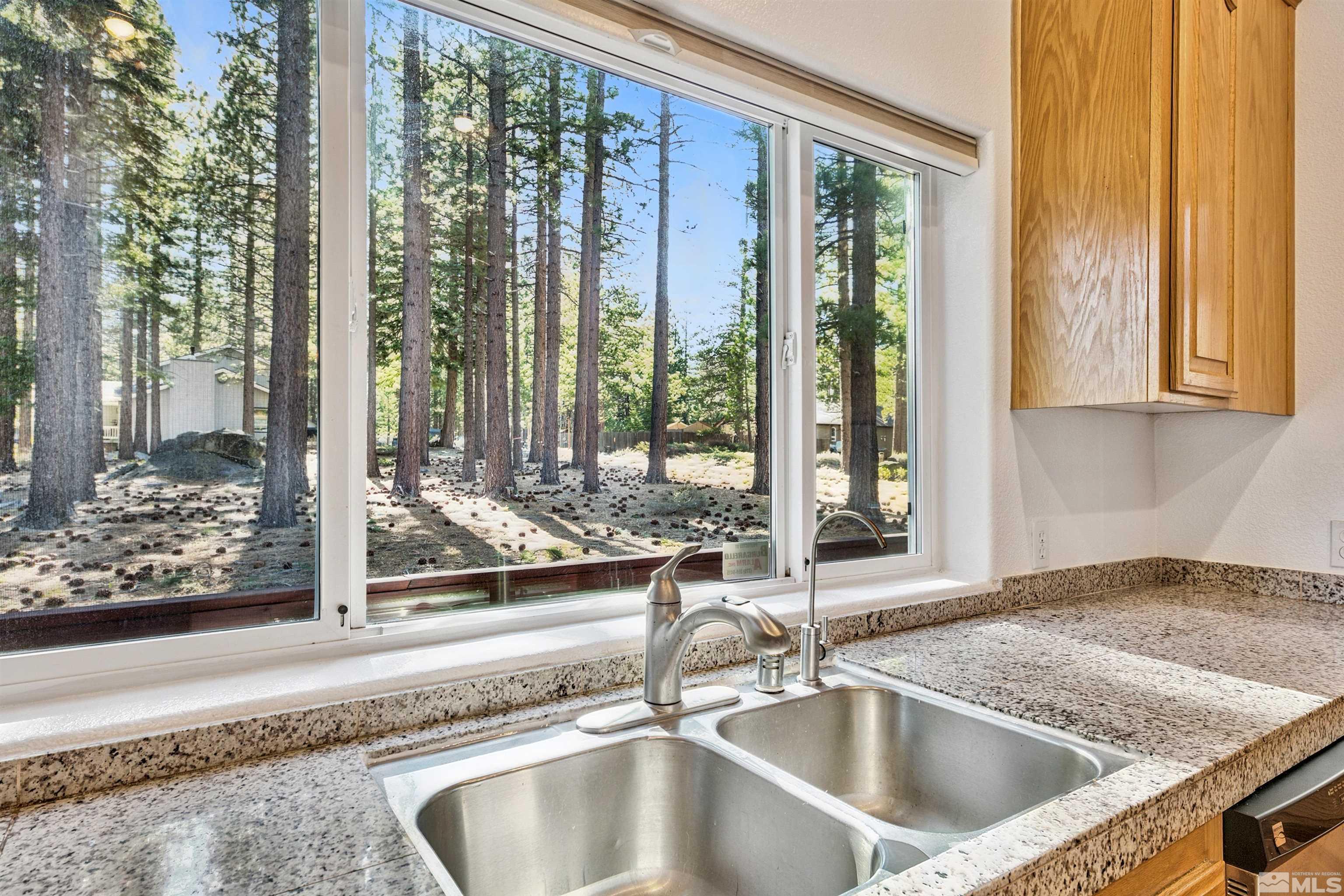 733 Cayuga Property Photo 10