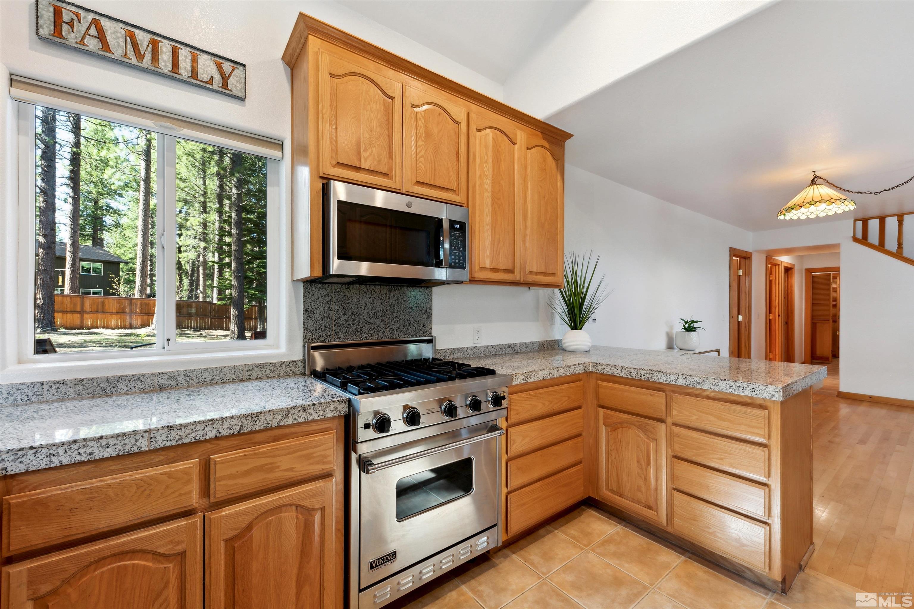 733 Cayuga Property Photo 11