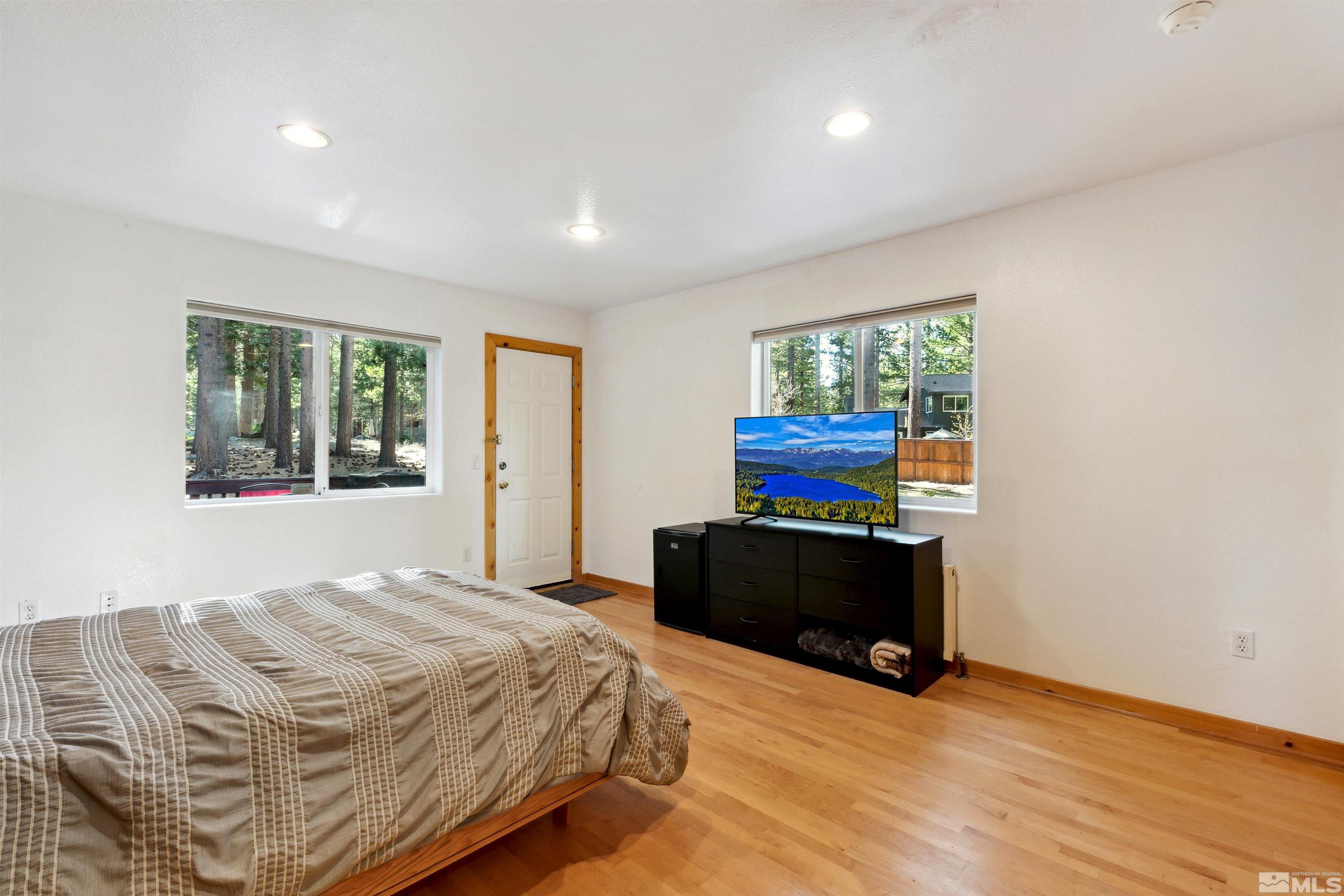 733 Cayuga Property Photo 16