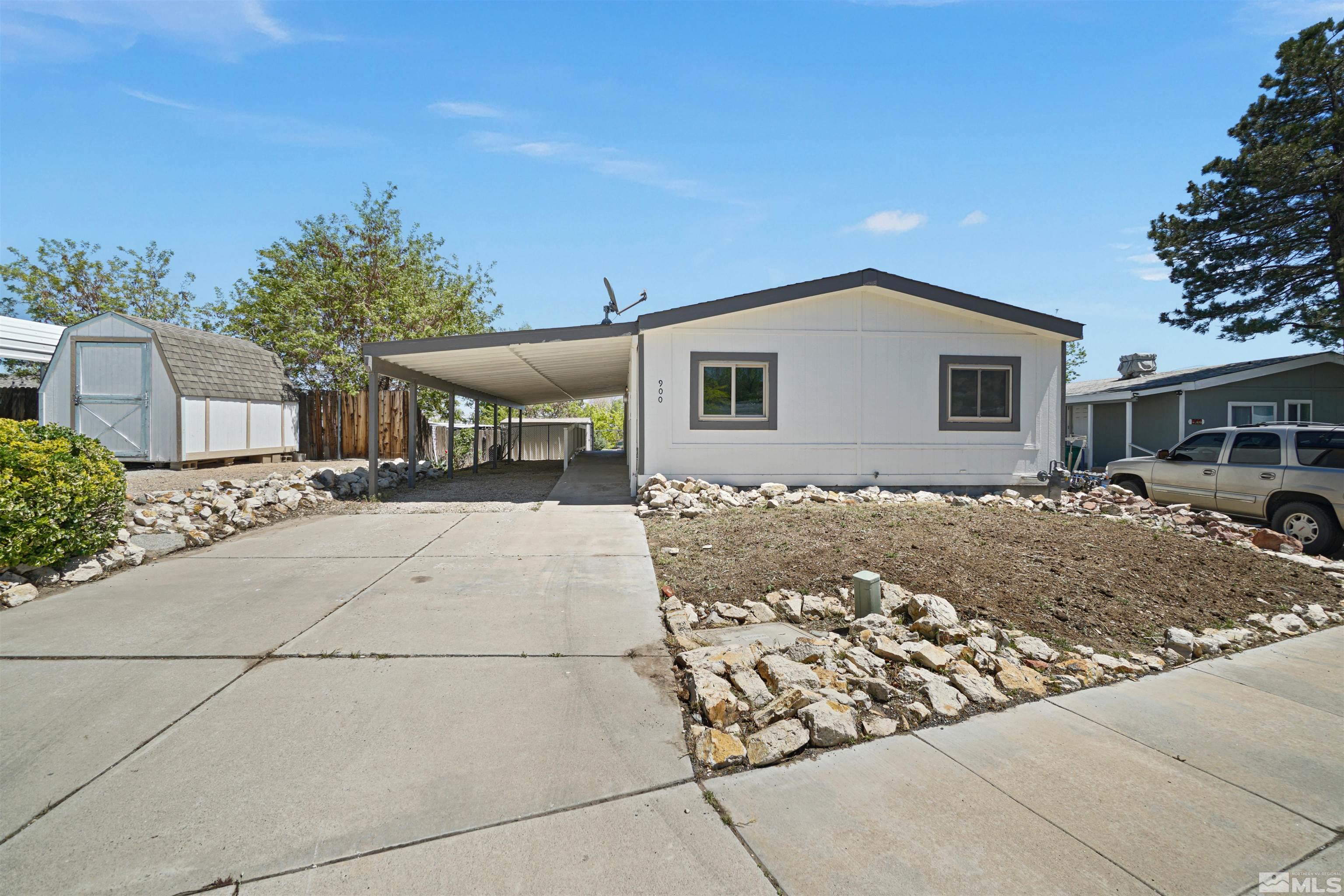 900 Highlands Drive Property Photo 1