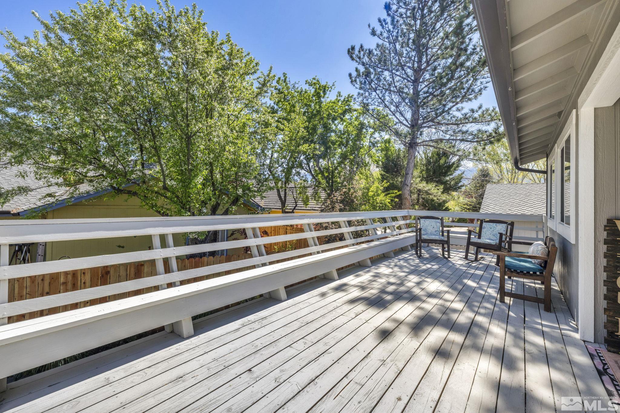 1674 Mackland Avenue Property Photo 4