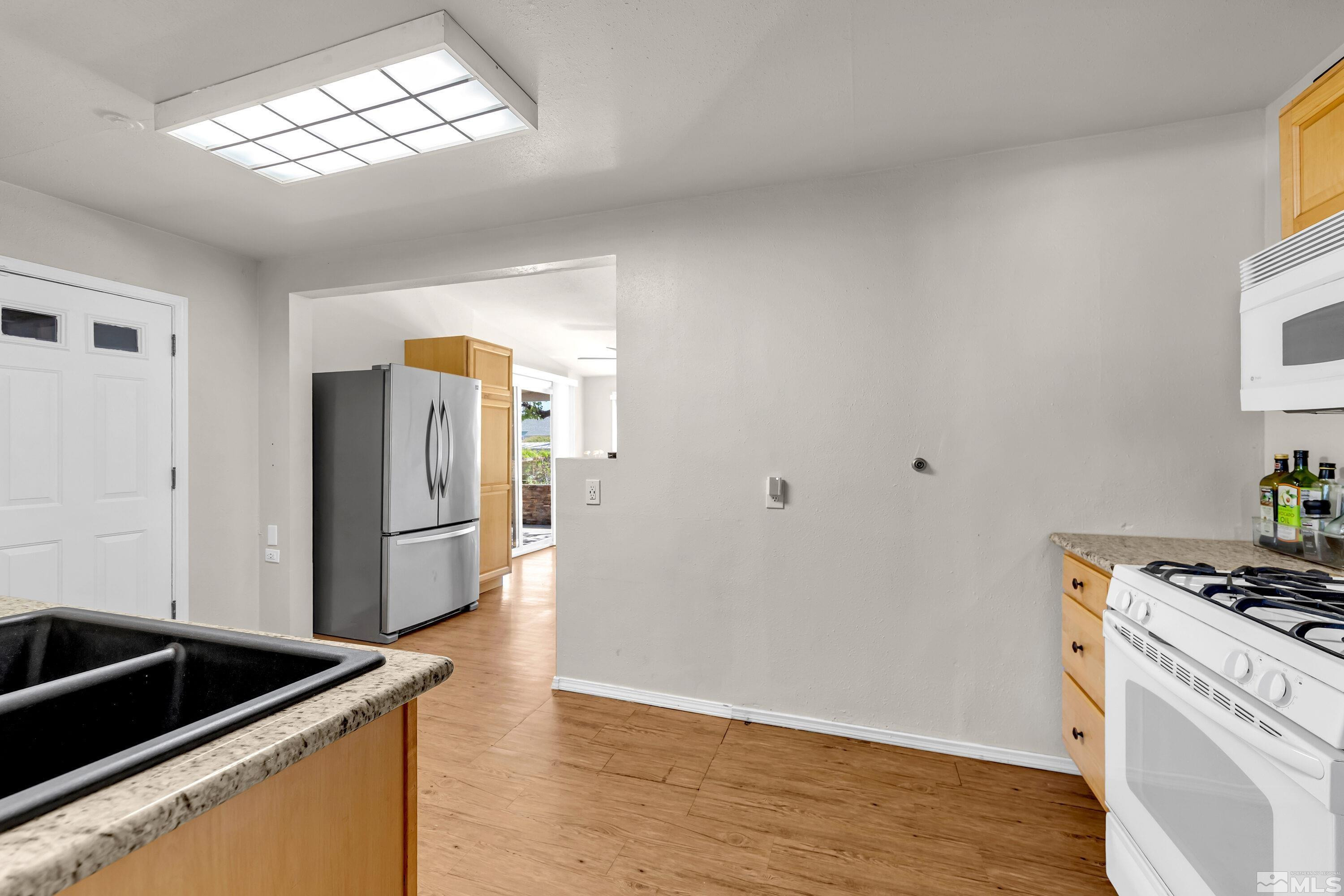 1615 Keystone Avenue Property Photo 6