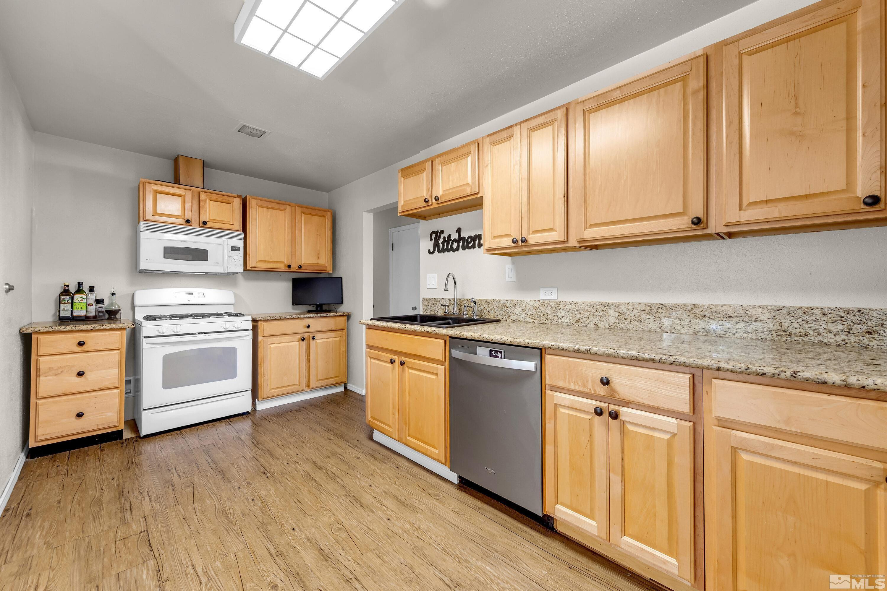 1615 Keystone Avenue Property Photo 8
