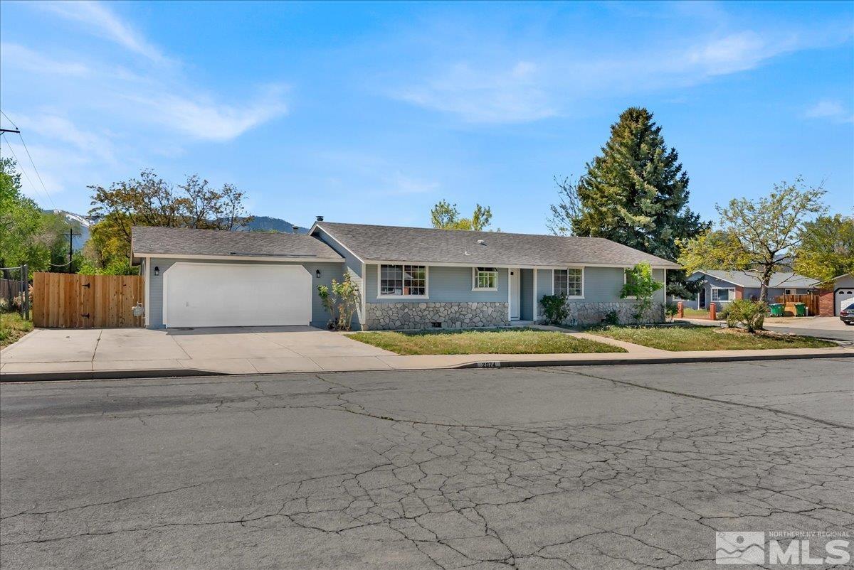 2074 Beverly Dr Property Photo