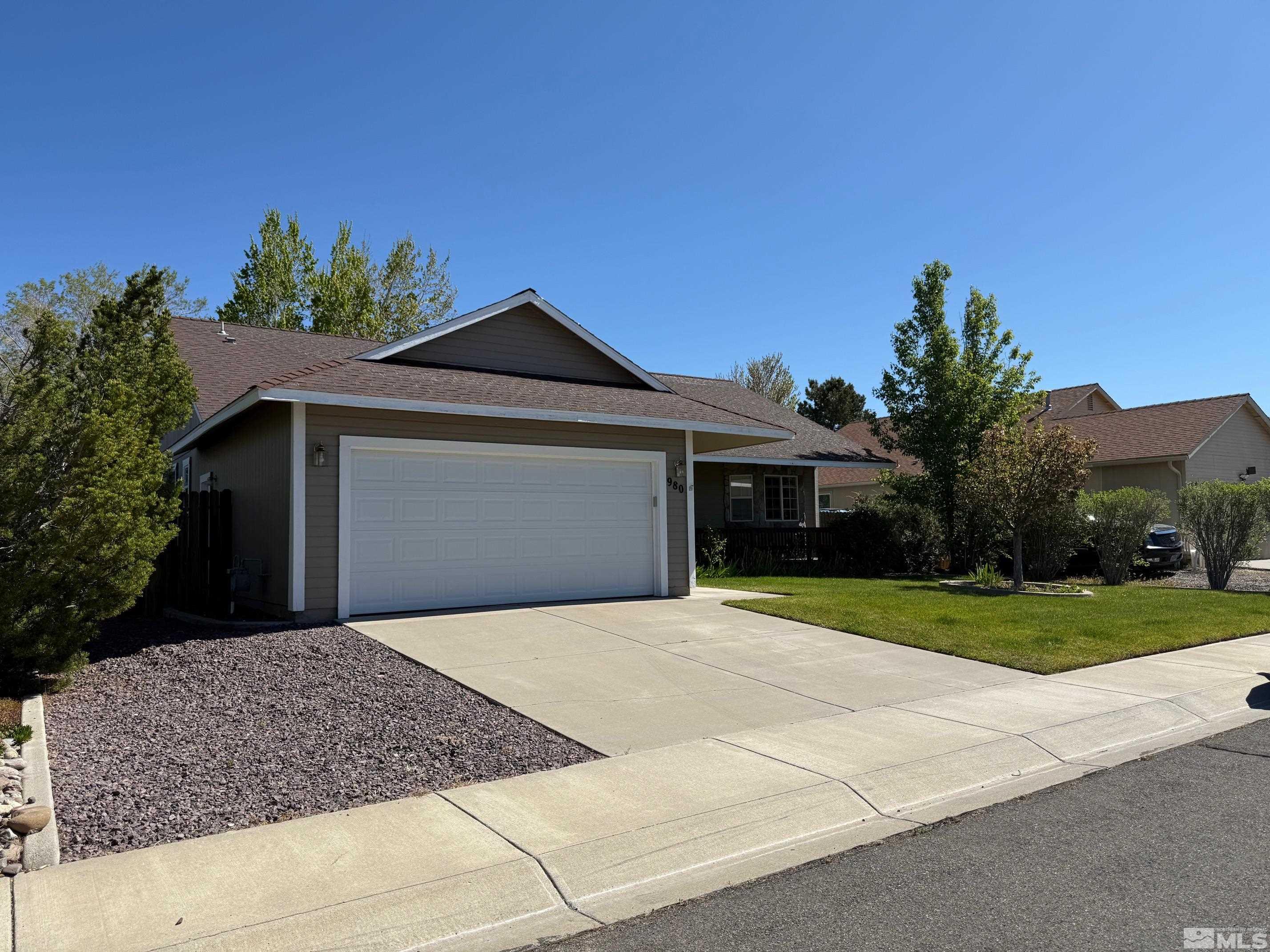 980 Sunview Drive Property Photo 1