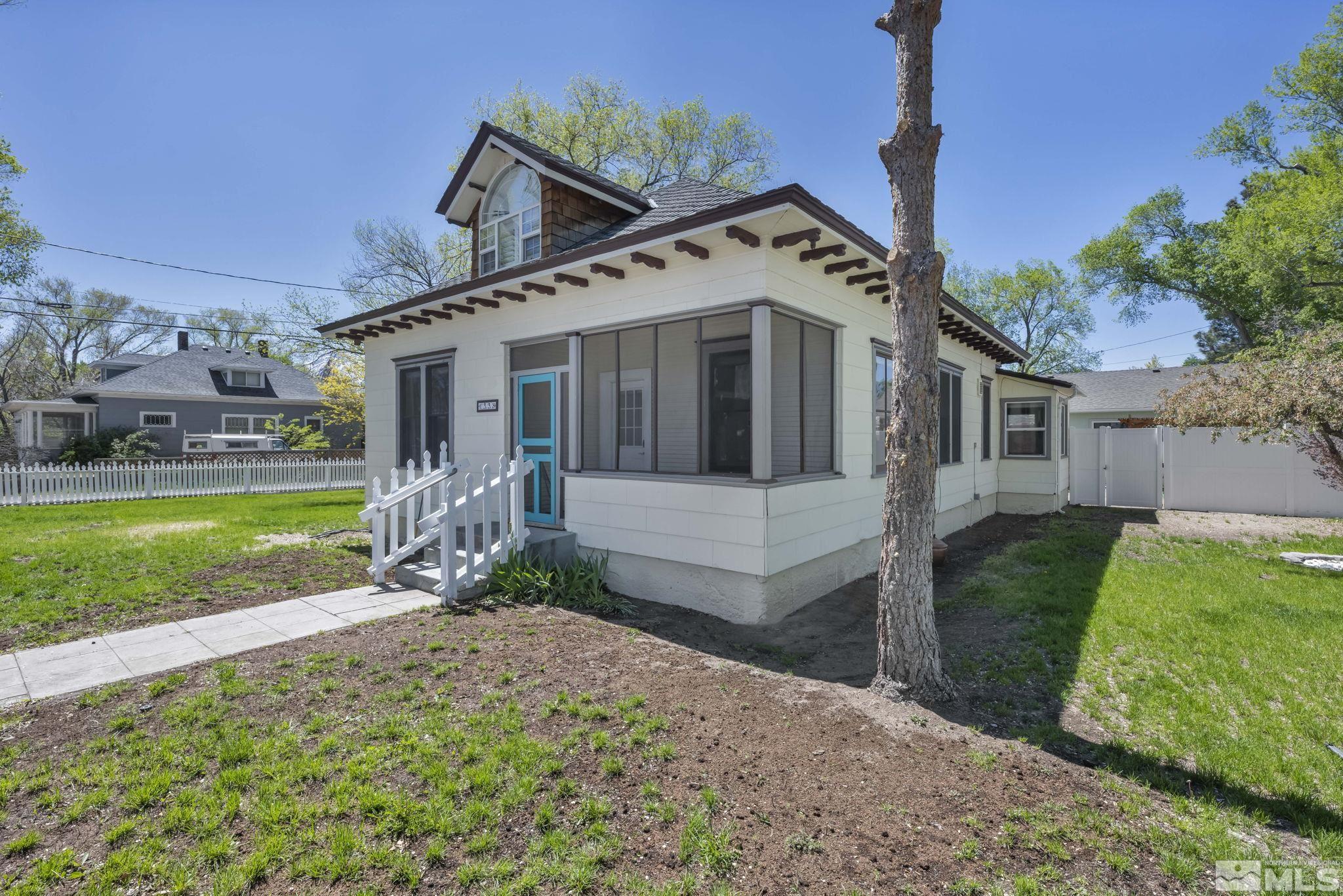 1558 First Street Property Photo 3