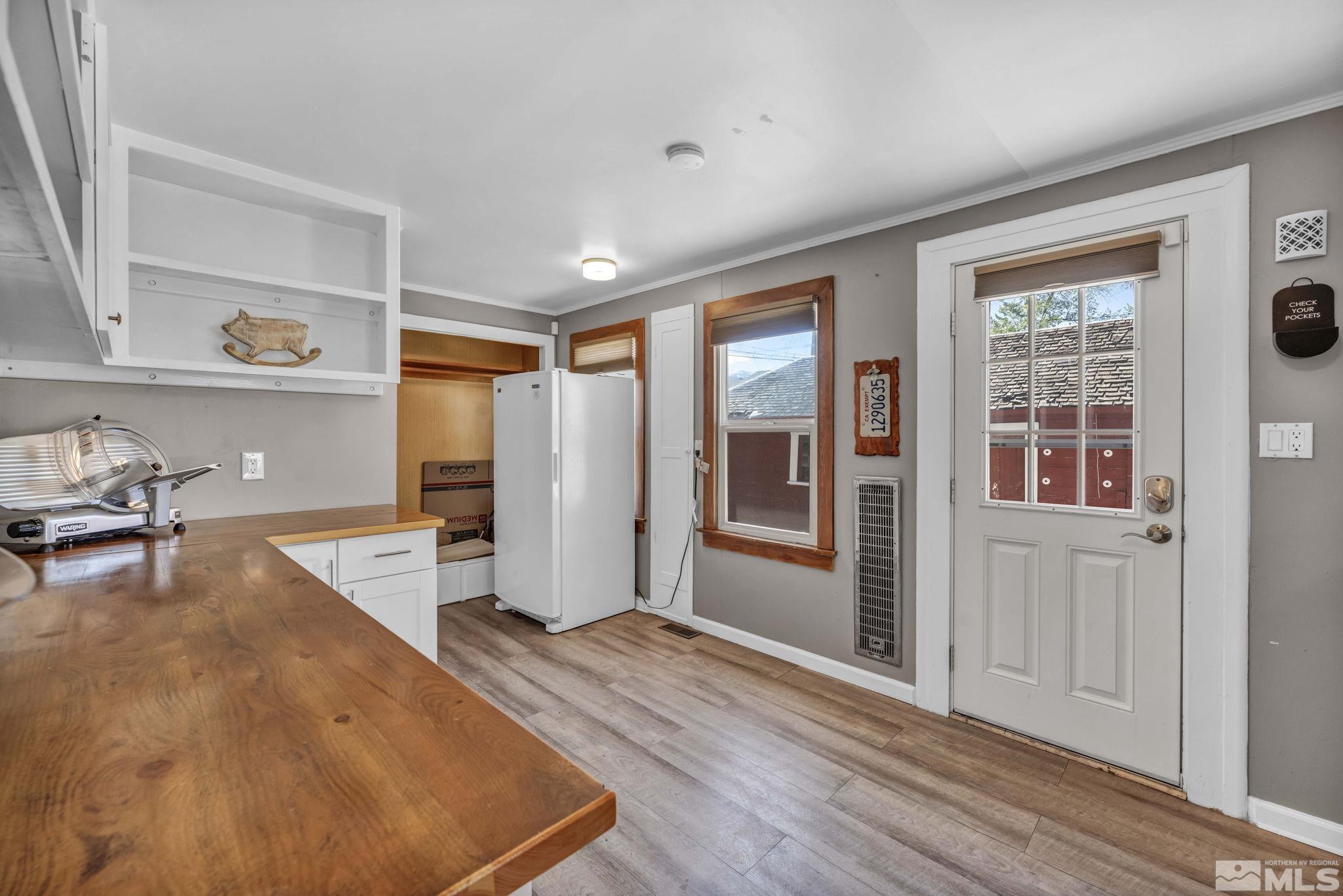 1558 First Street Property Photo 23