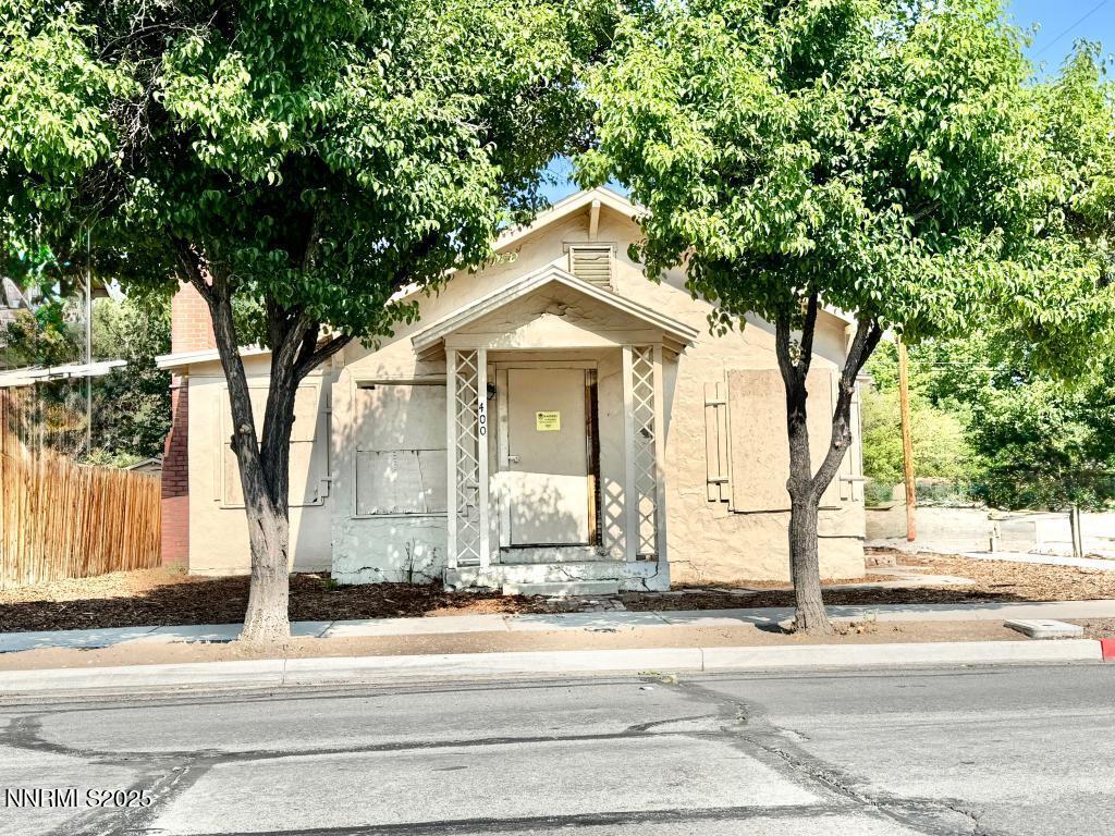 400 4th St Property Photo 1