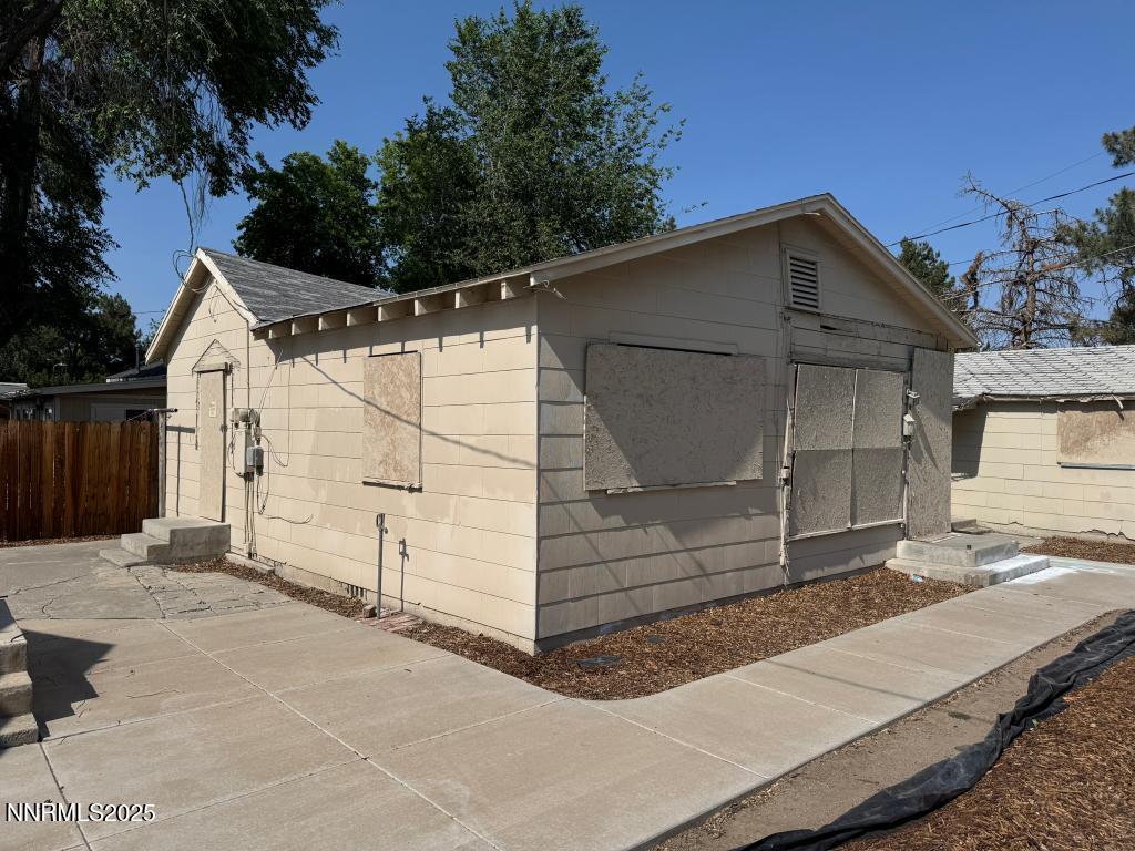 400 4th St Property Photo 13