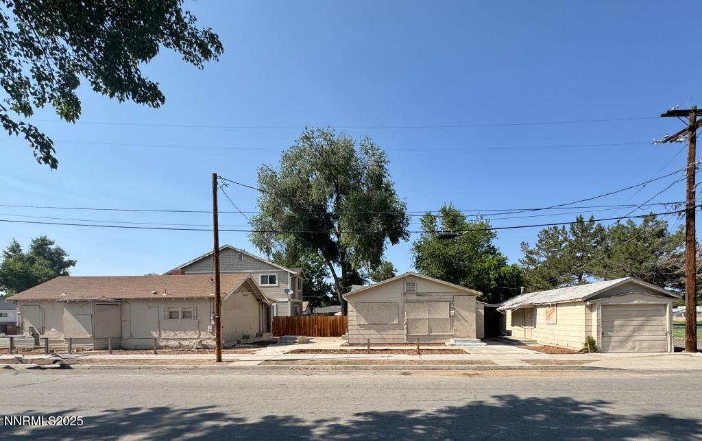 400 4th St Property Photo 17
