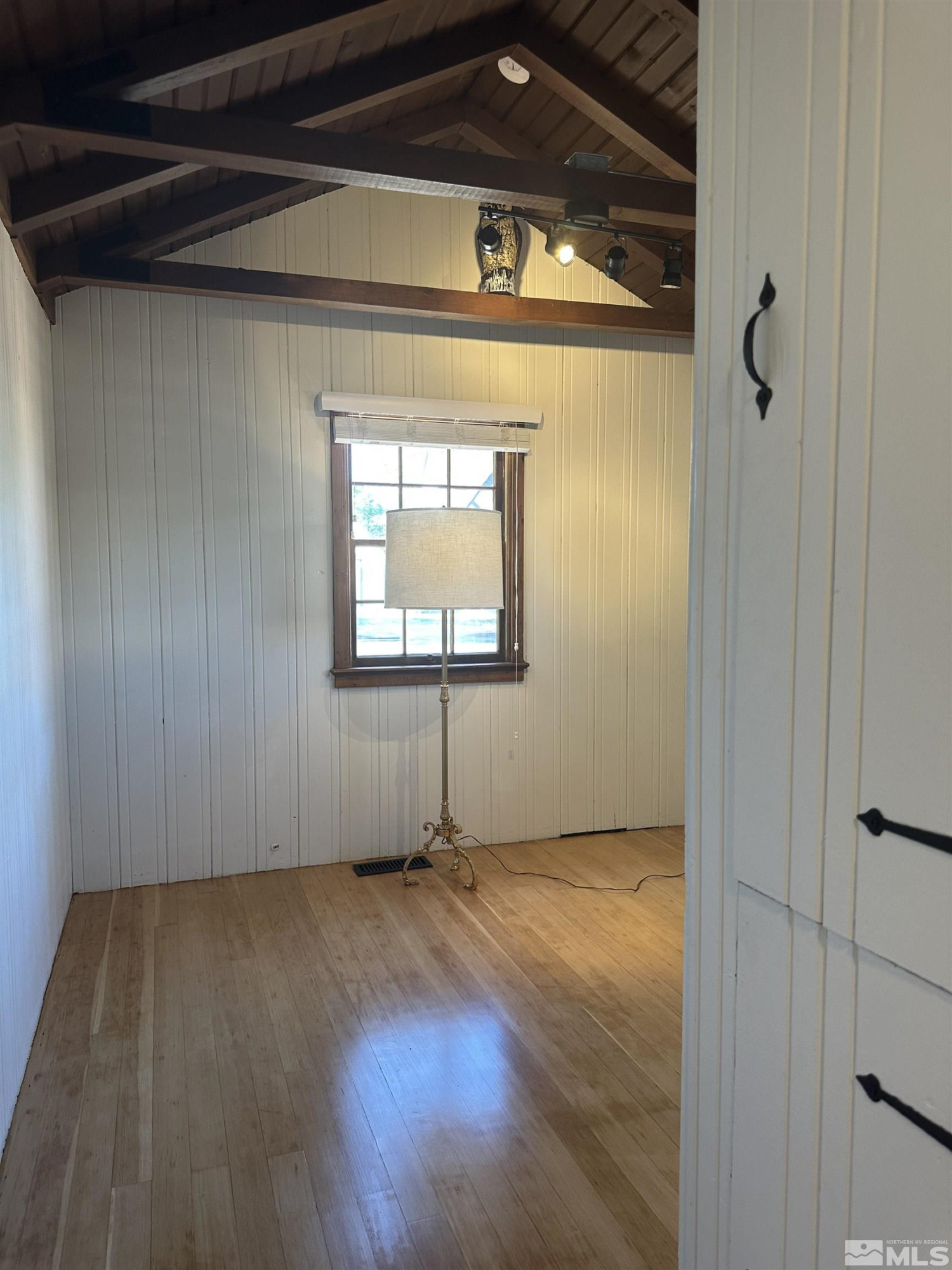 518 E Taylor Street Property Photo 15