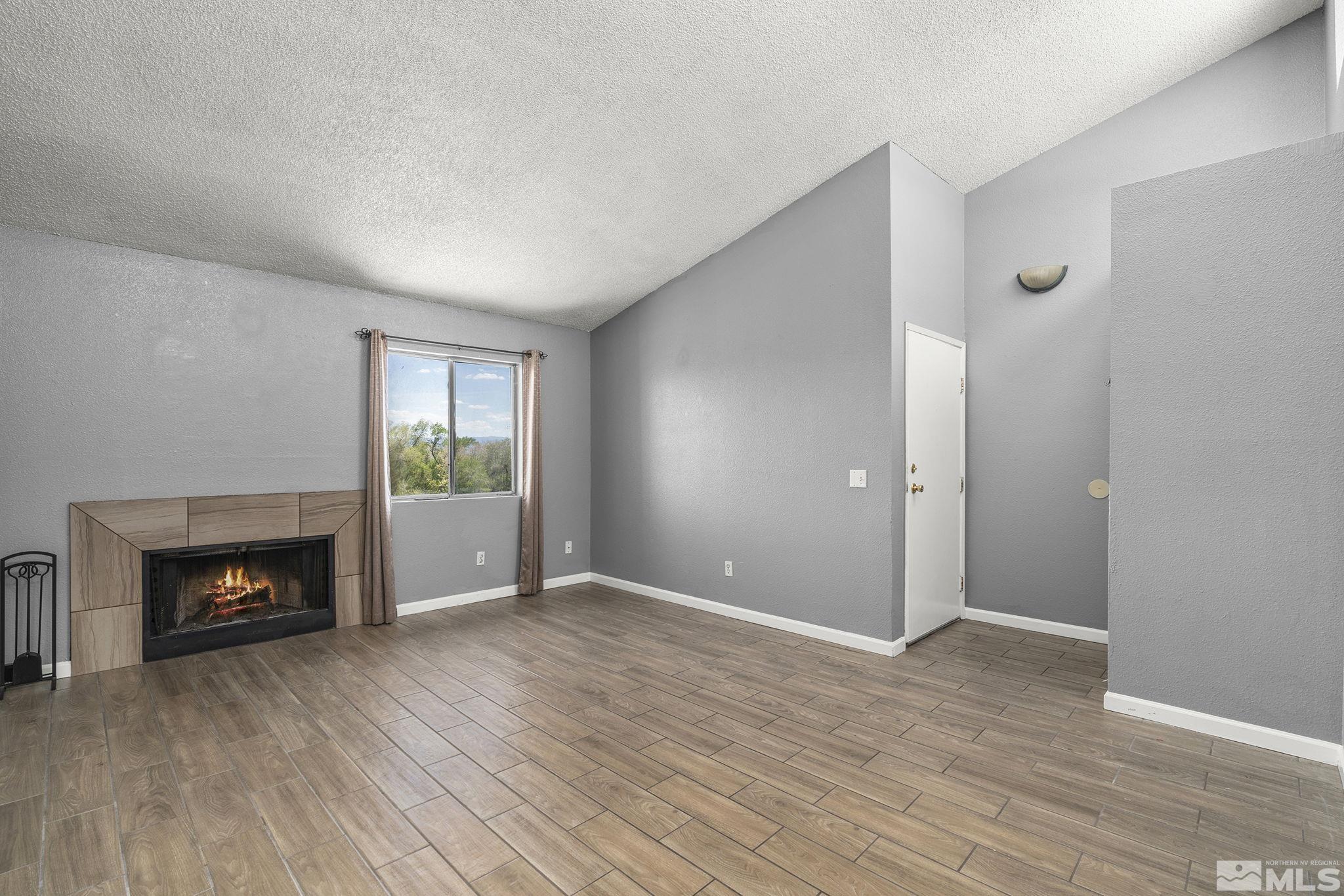 2090 Highview Ct Property Photo 2