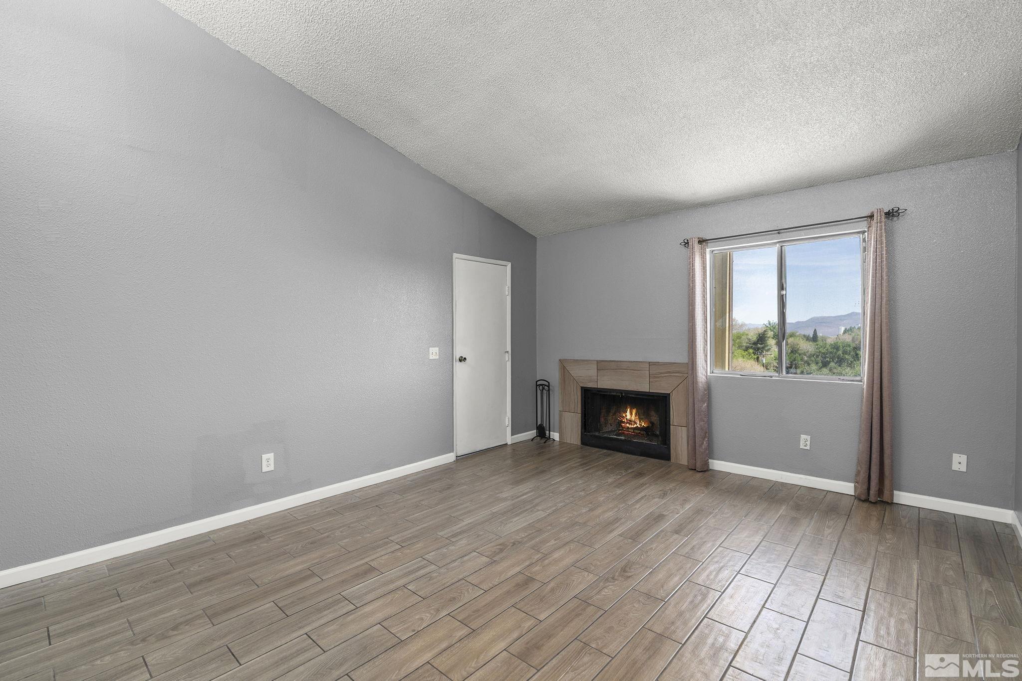 2090 Highview Ct Property Photo 3