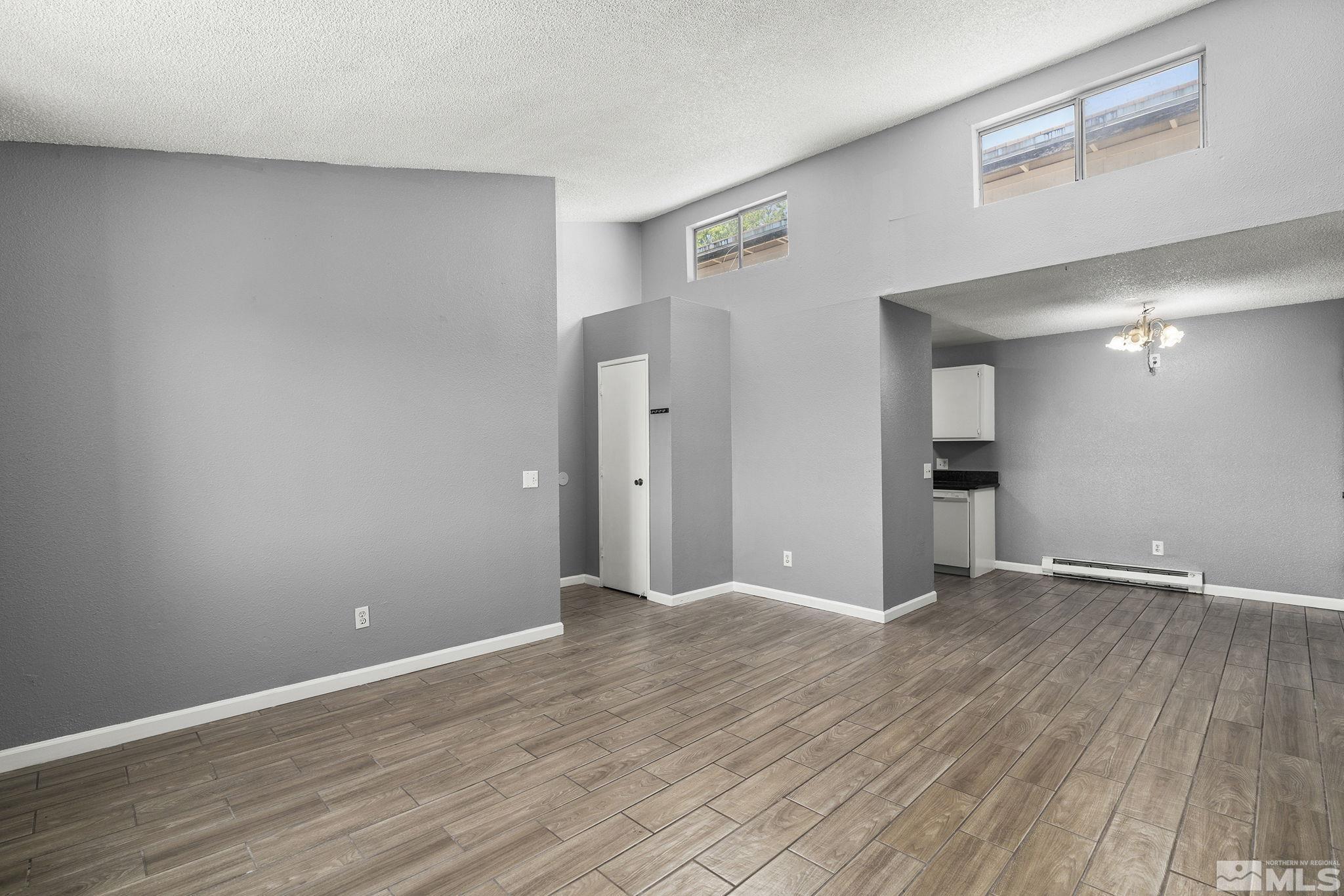 2090 Highview Ct Property Photo 4