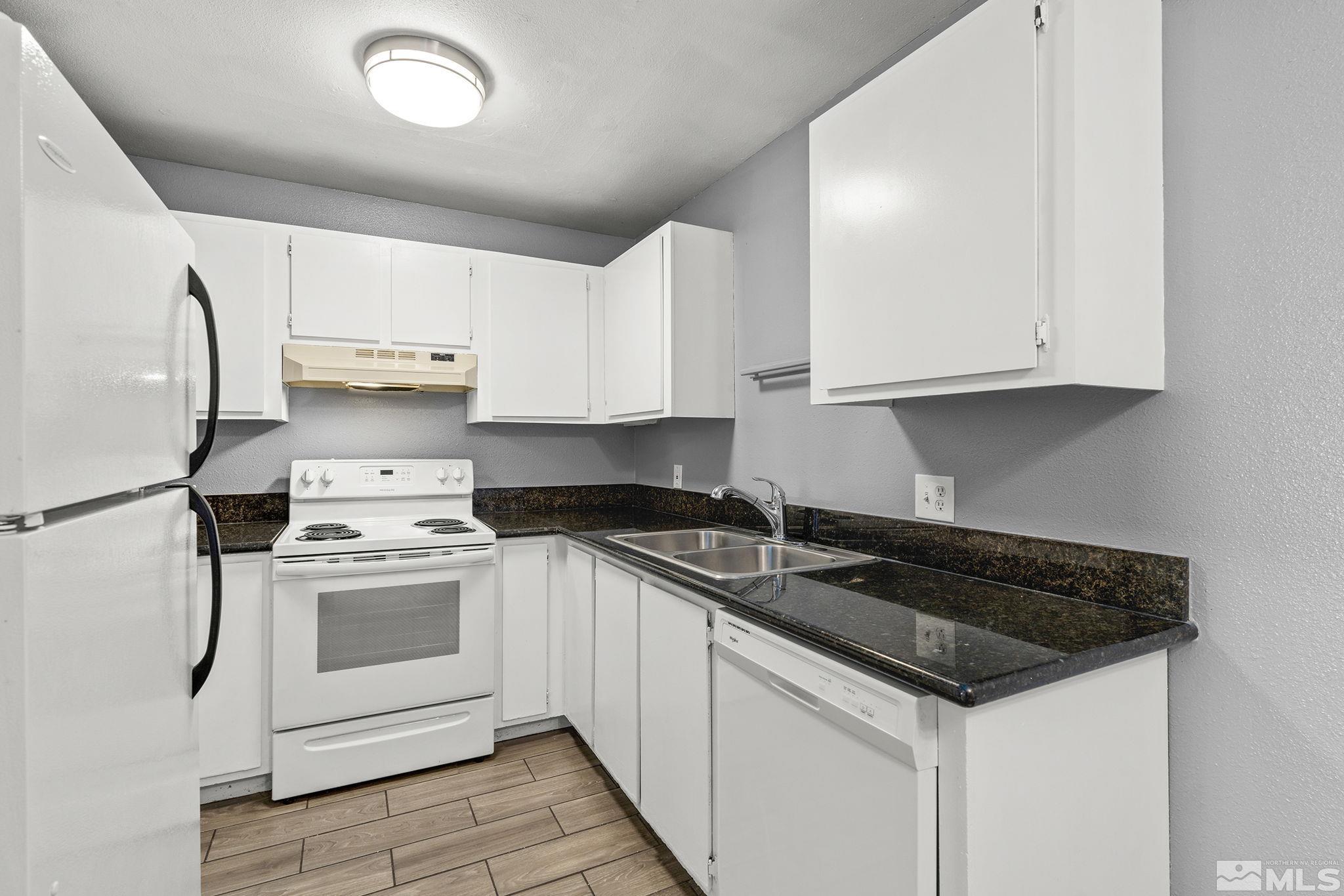 2090 Highview Ct Property Photo 6