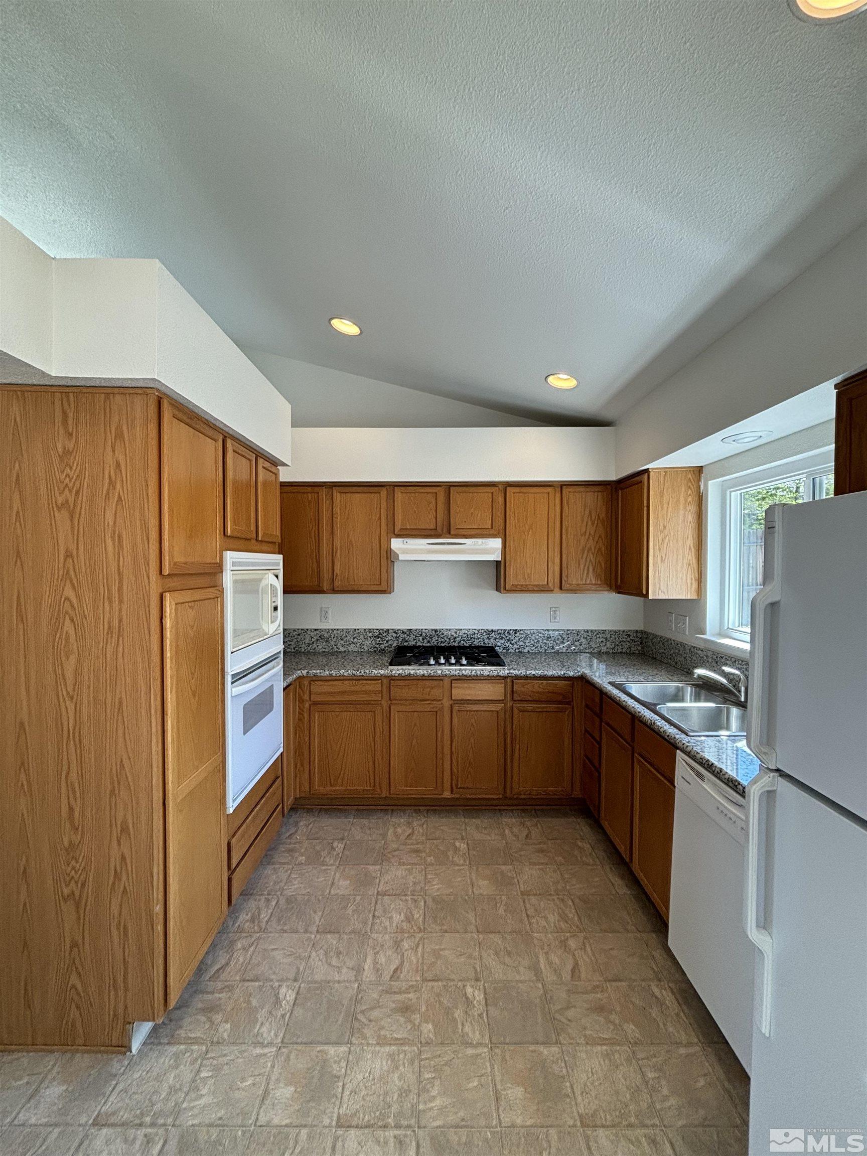 2759 Newburgh Way Property Photo 2