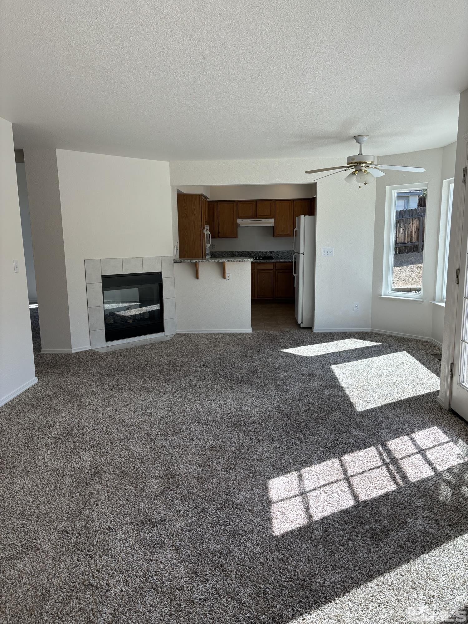 2759 Newburgh Way Property Photo 4