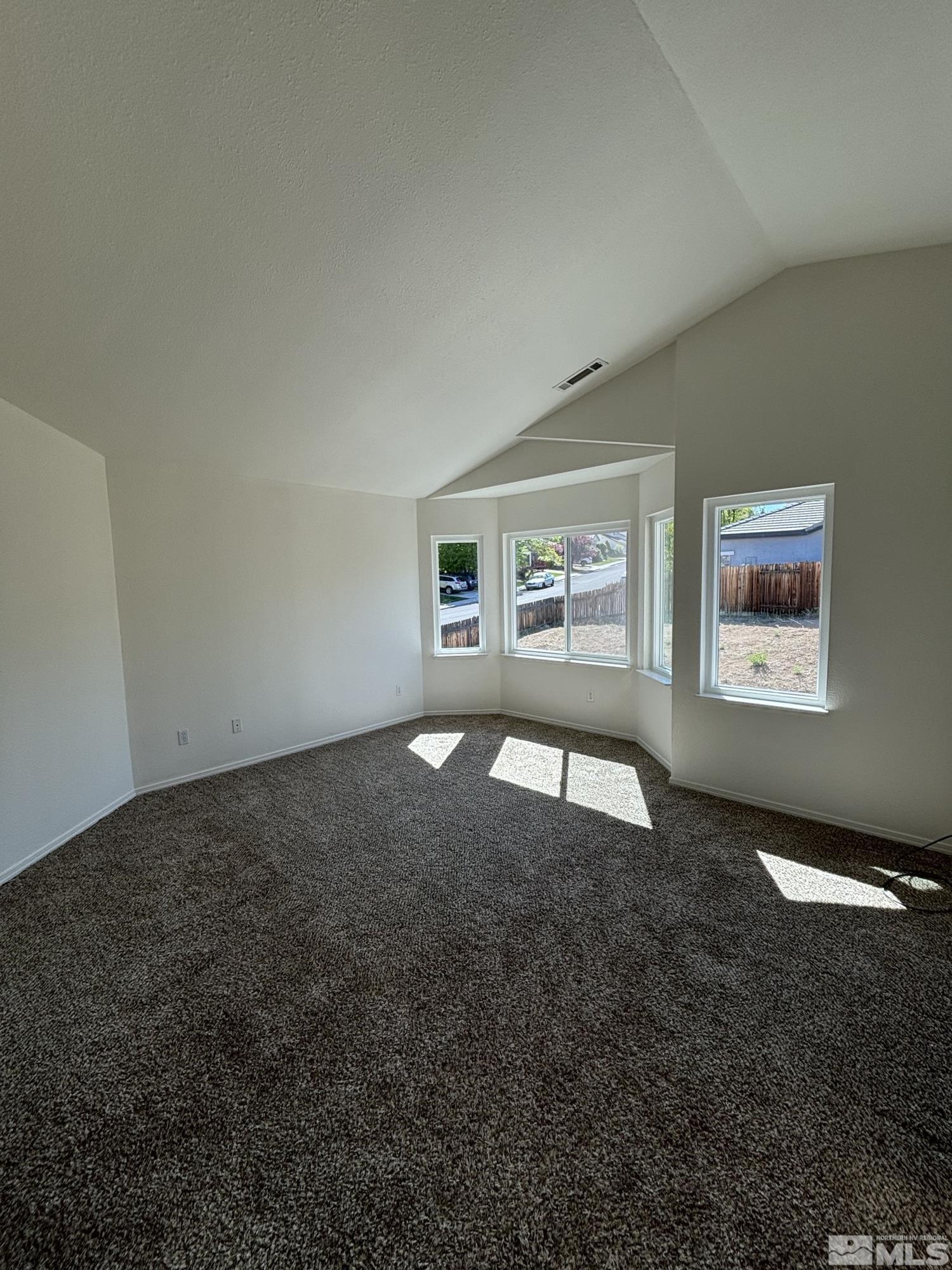 2759 Newburgh Way Property Photo 8