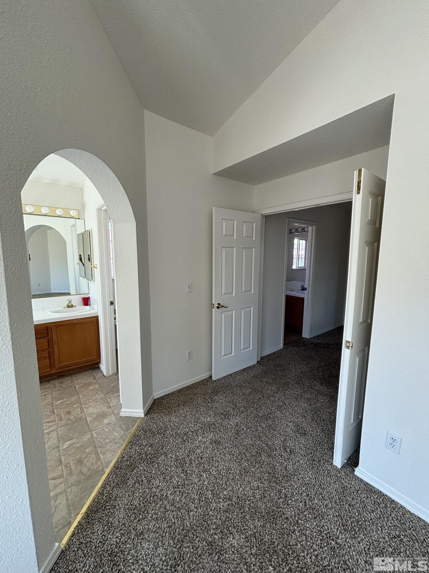 2759 Newburgh Way Property Photo 9