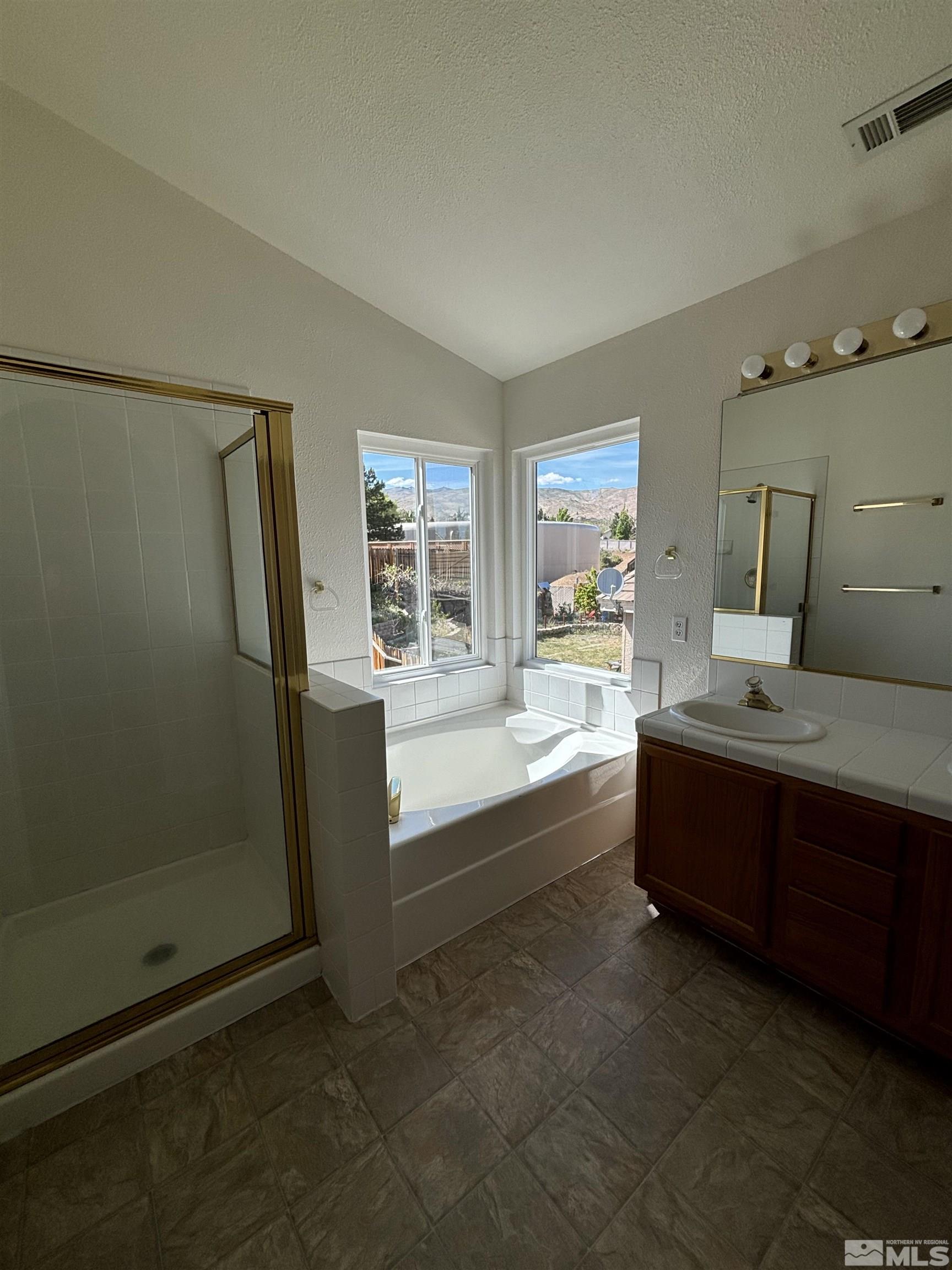 2759 Newburgh Way Property Photo 10