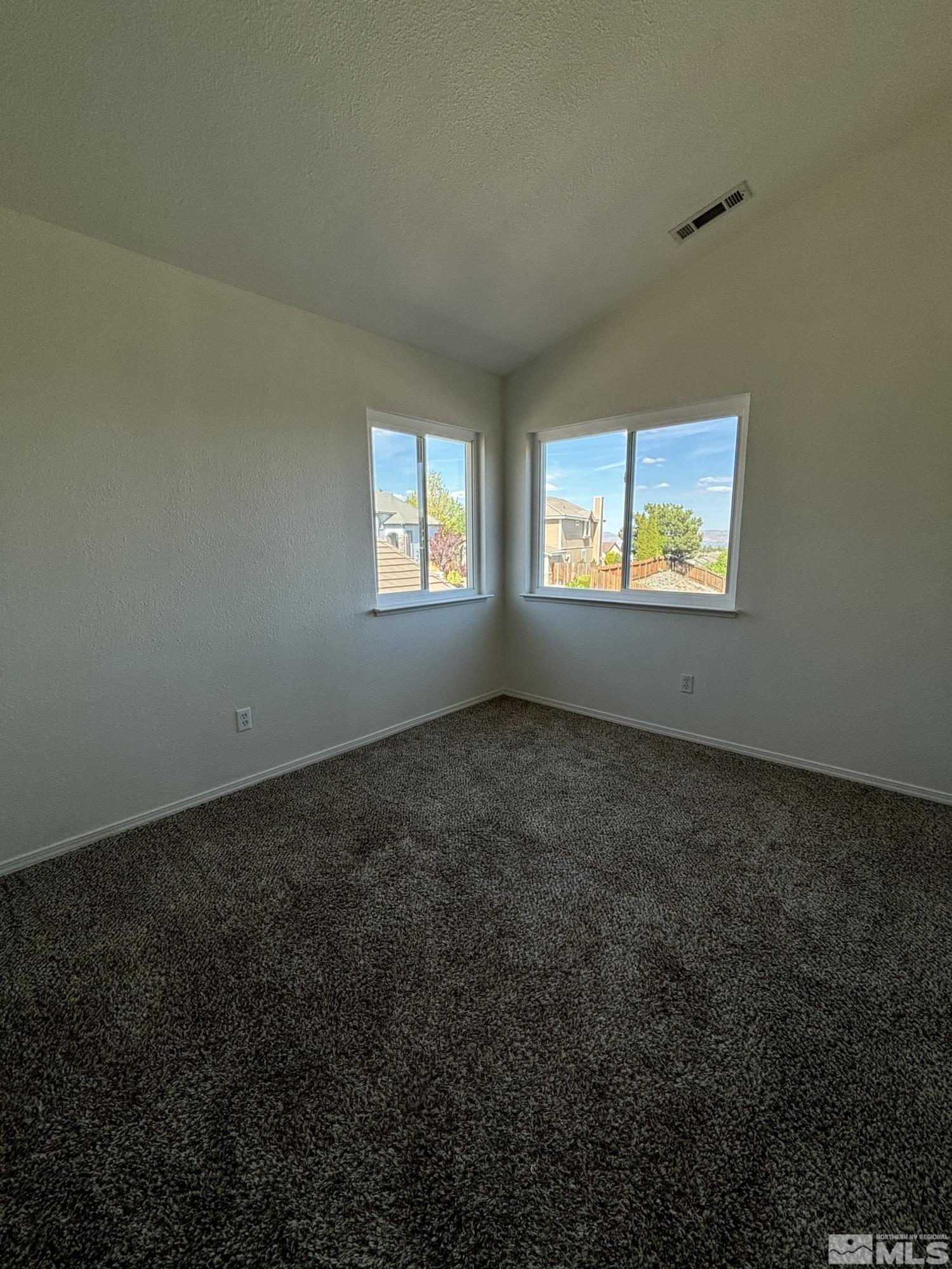 2759 Newburgh Way Property Photo 12