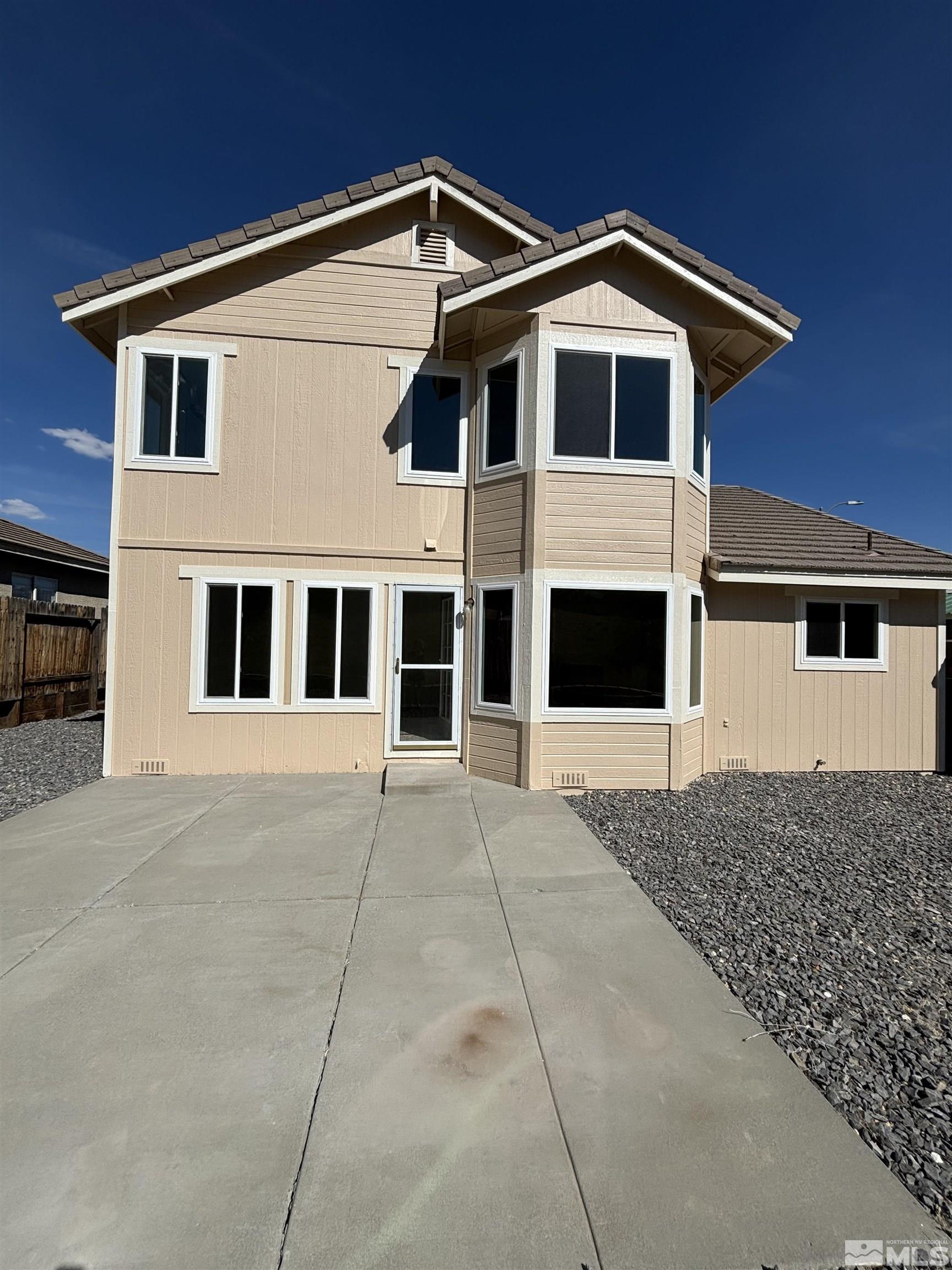 2759 Newburgh Way Property Photo 16