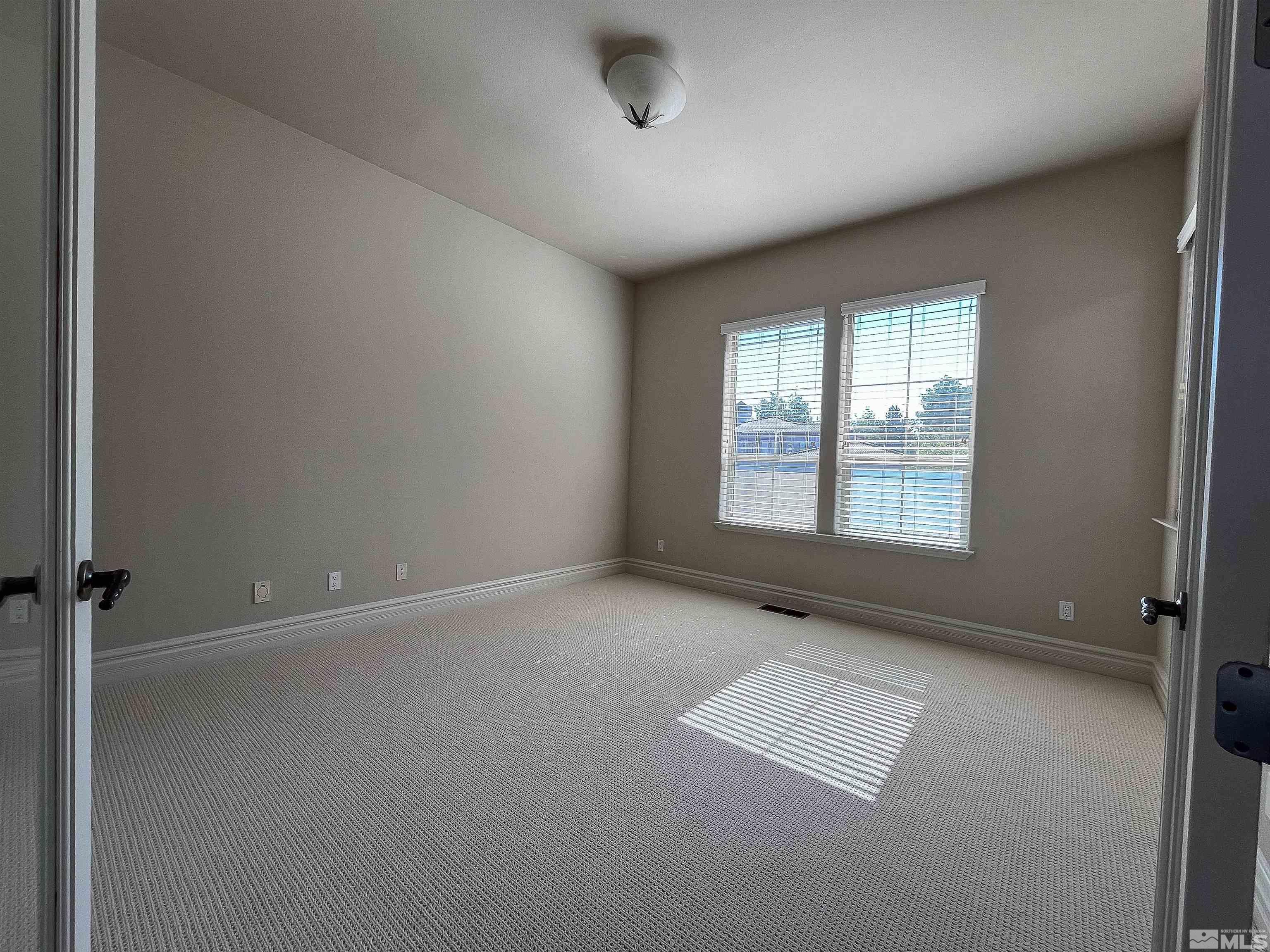 4875 Mountainshyre Rd Property Photo 7