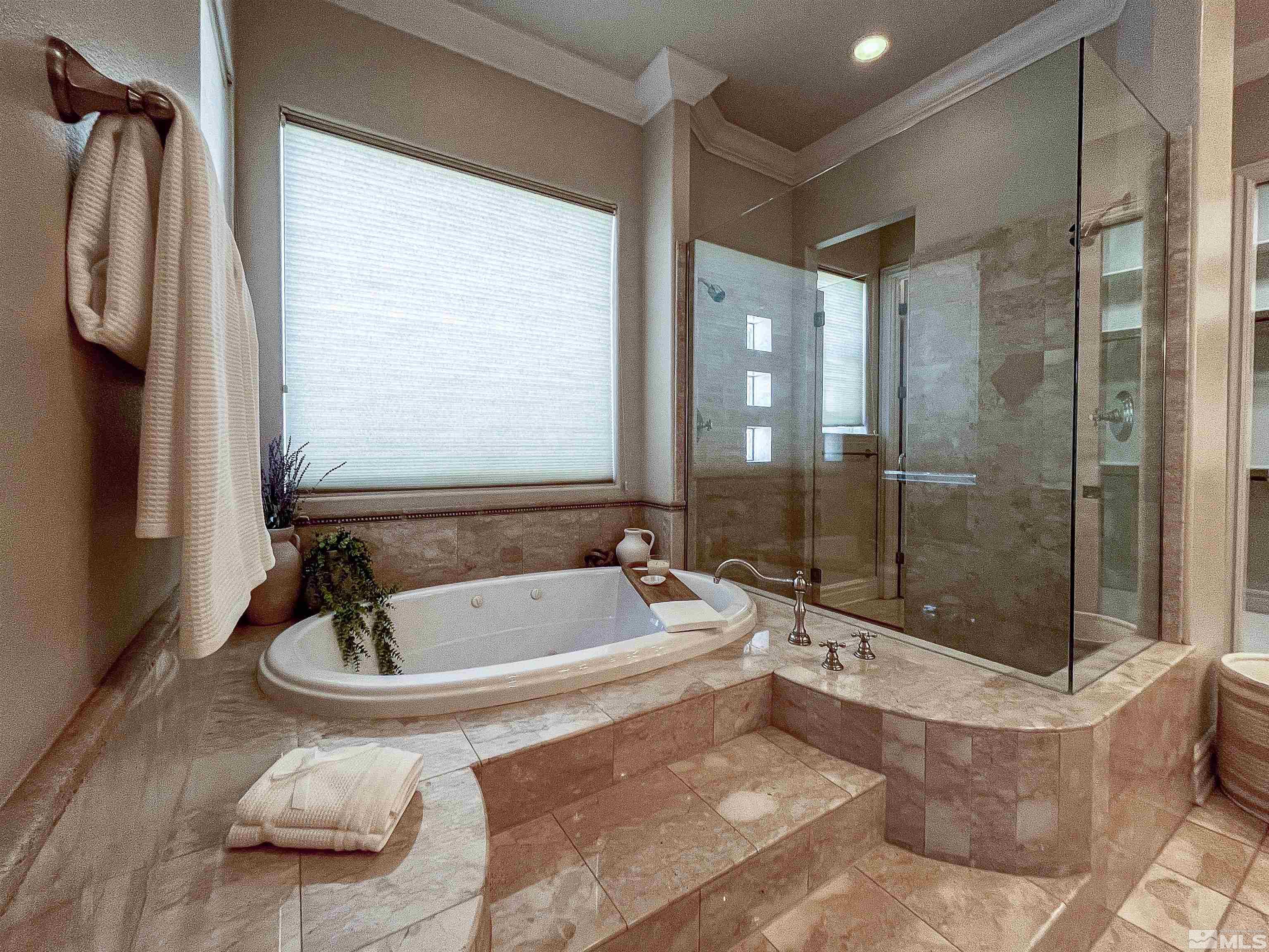 4875 Mountainshyre Rd Property Photo 10