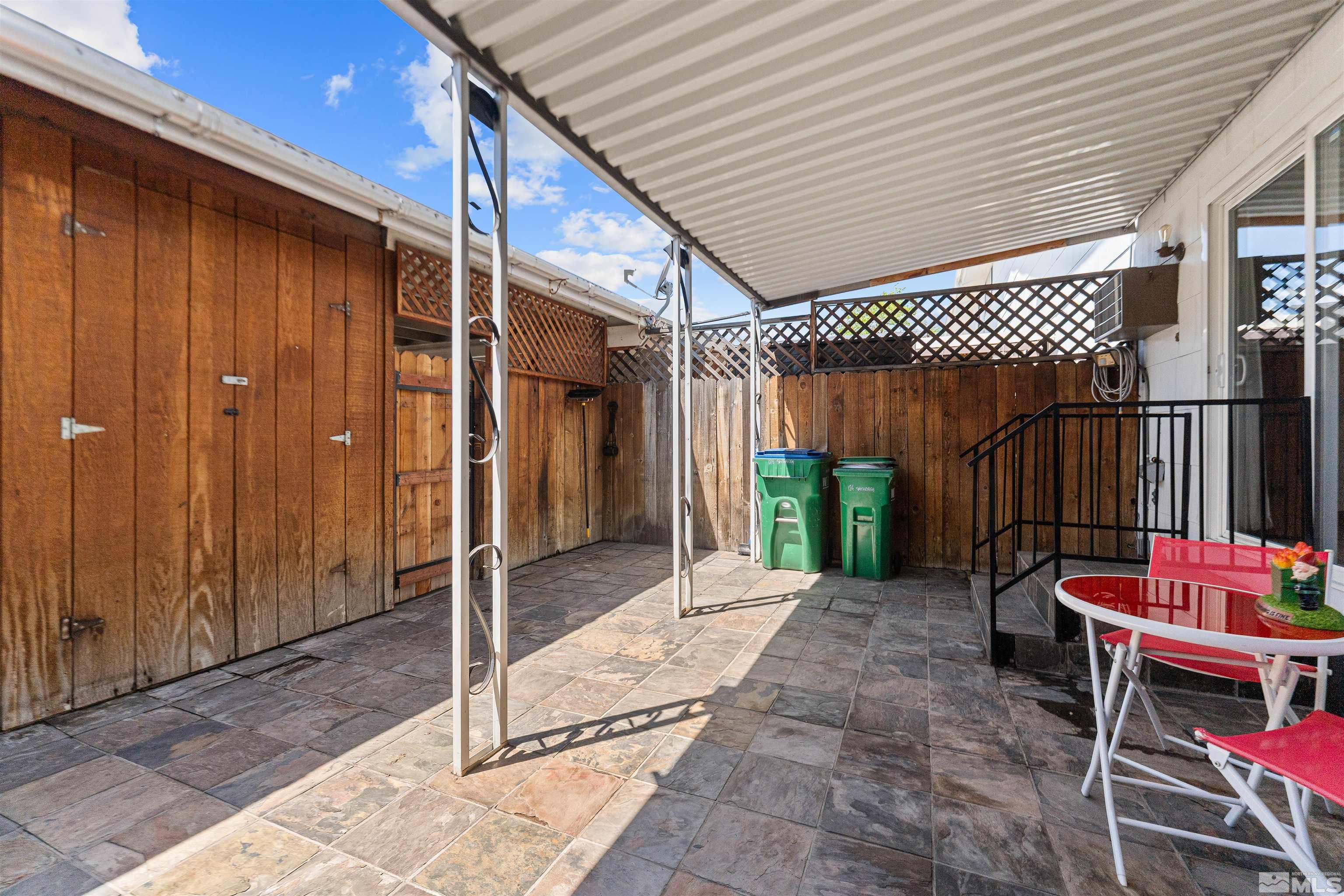 124 Smithridge Park Property Photo 33
