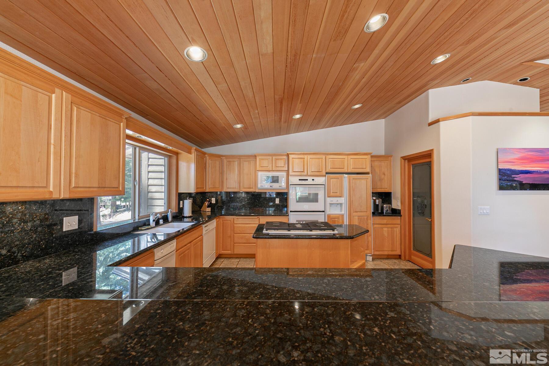 967 Jennifer Property Photo 15