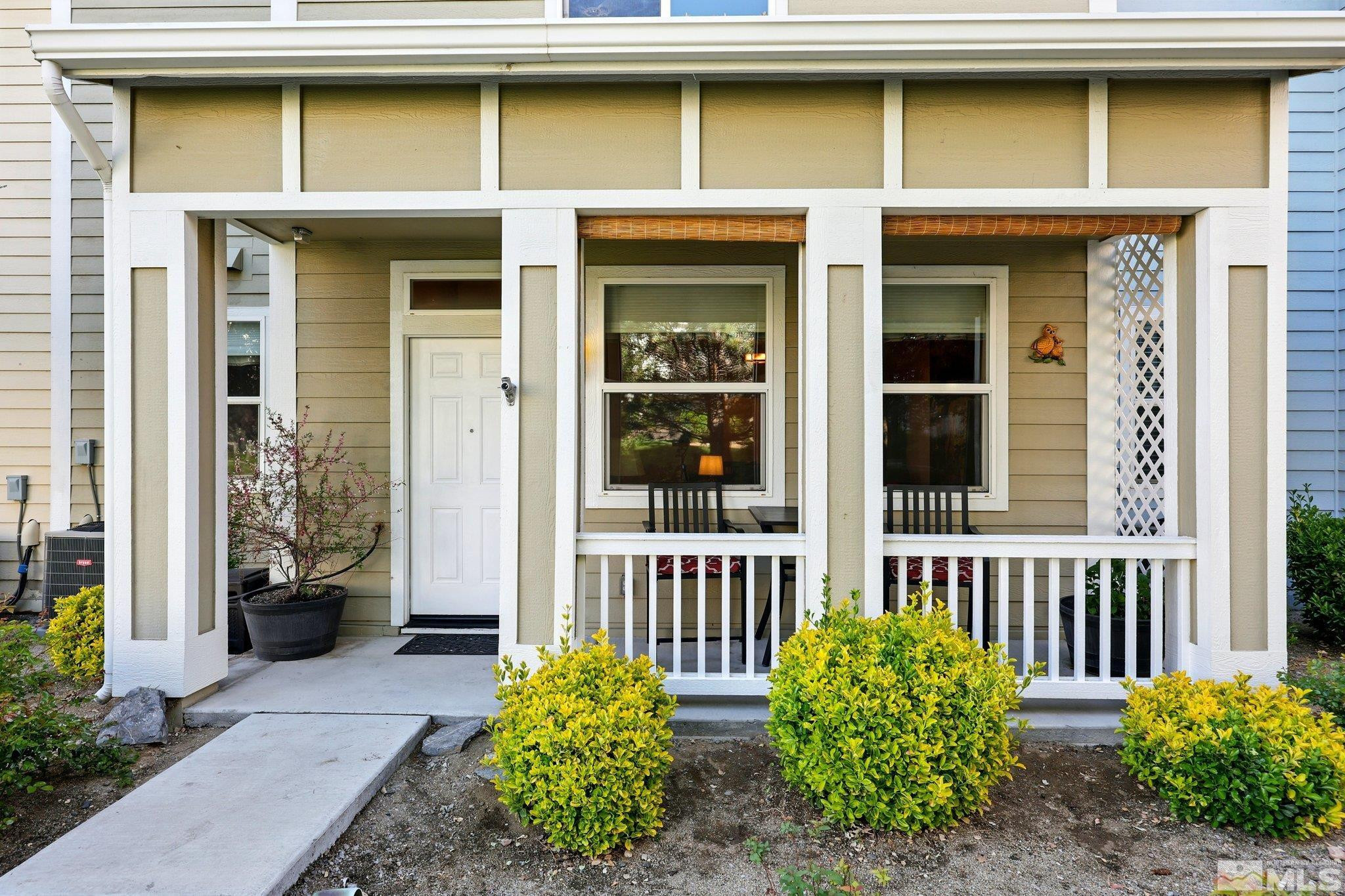 2265 Grosvenor Park Place Property Photo 4