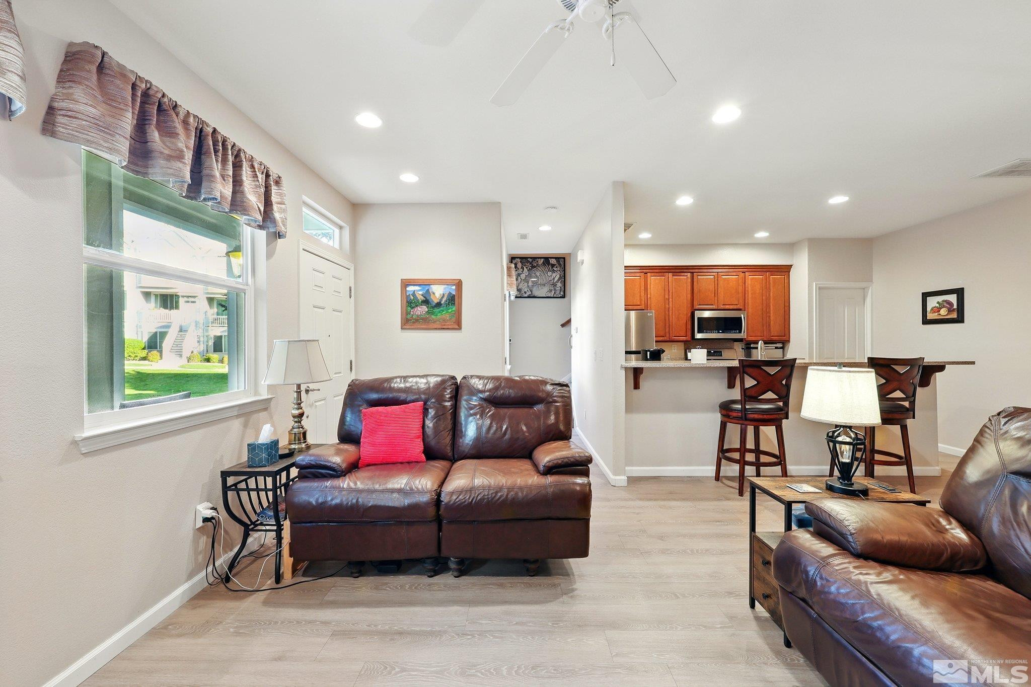 2265 Grosvenor Park Place Property Photo 7