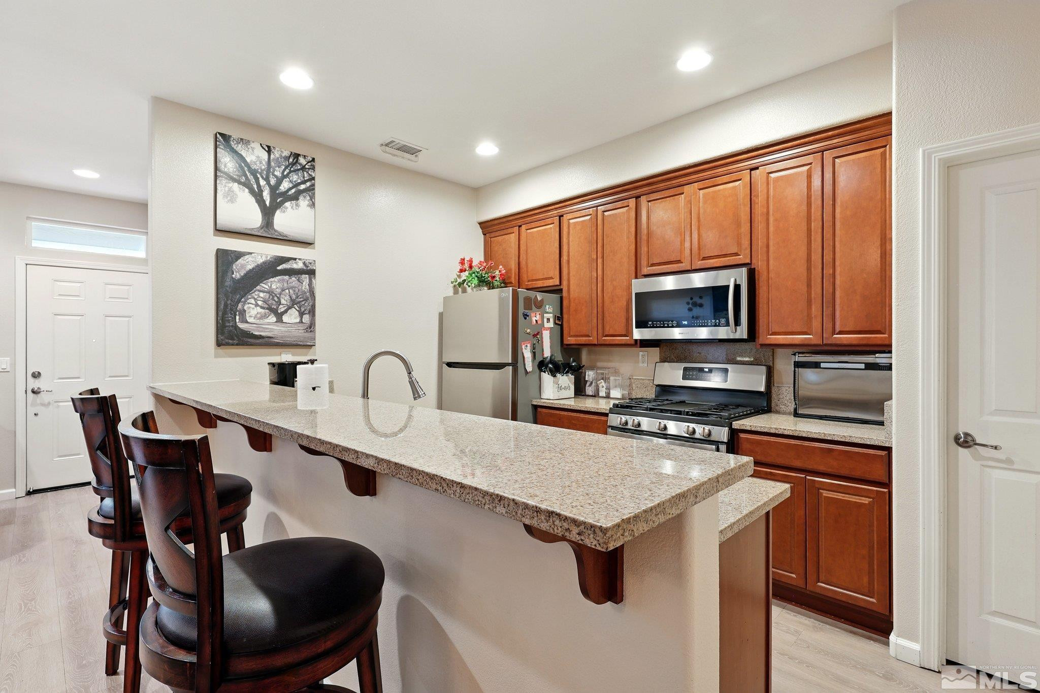 2265 Grosvenor Park Place Property Photo 10