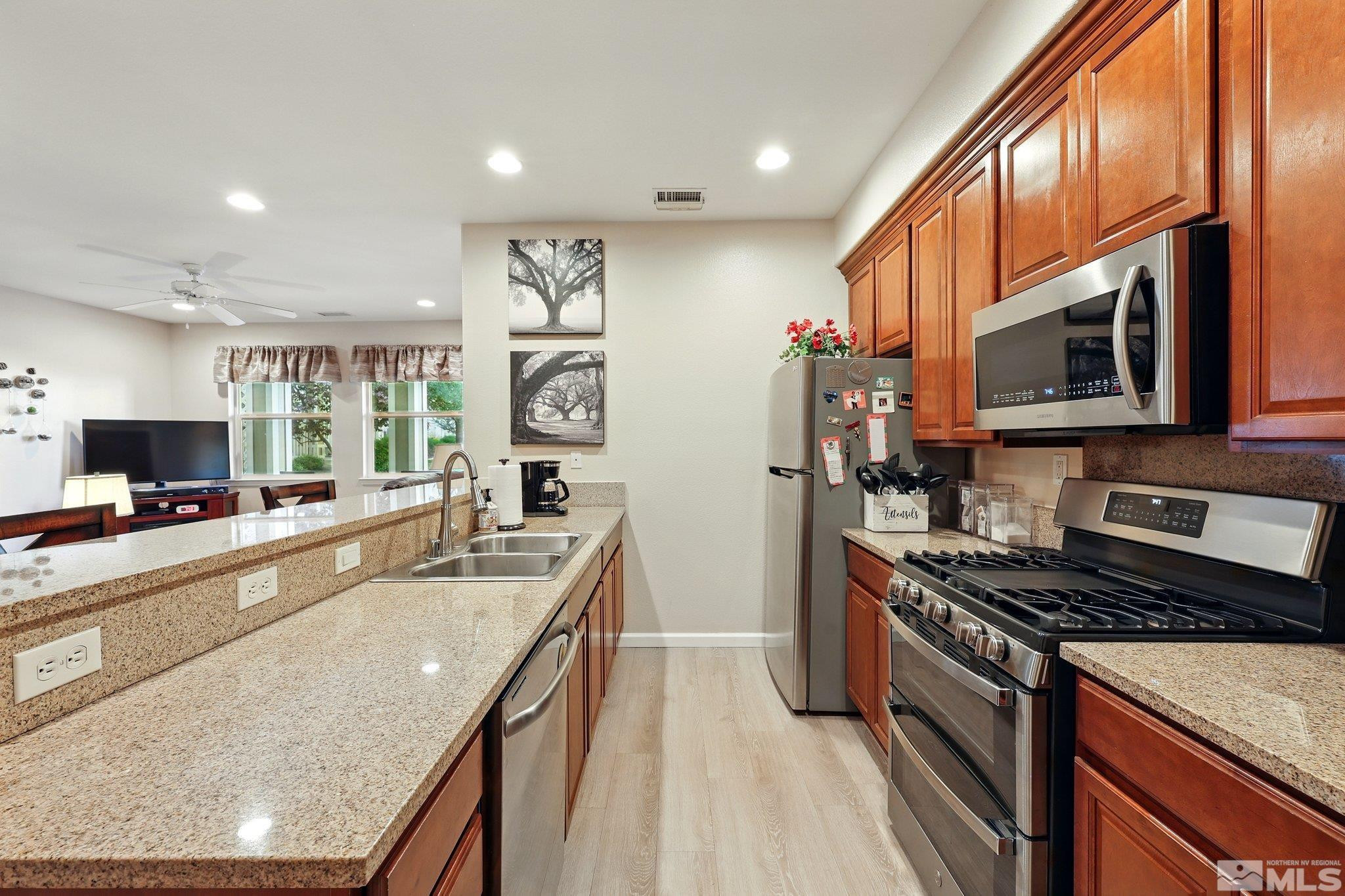 2265 Grosvenor Park Place Property Photo 11