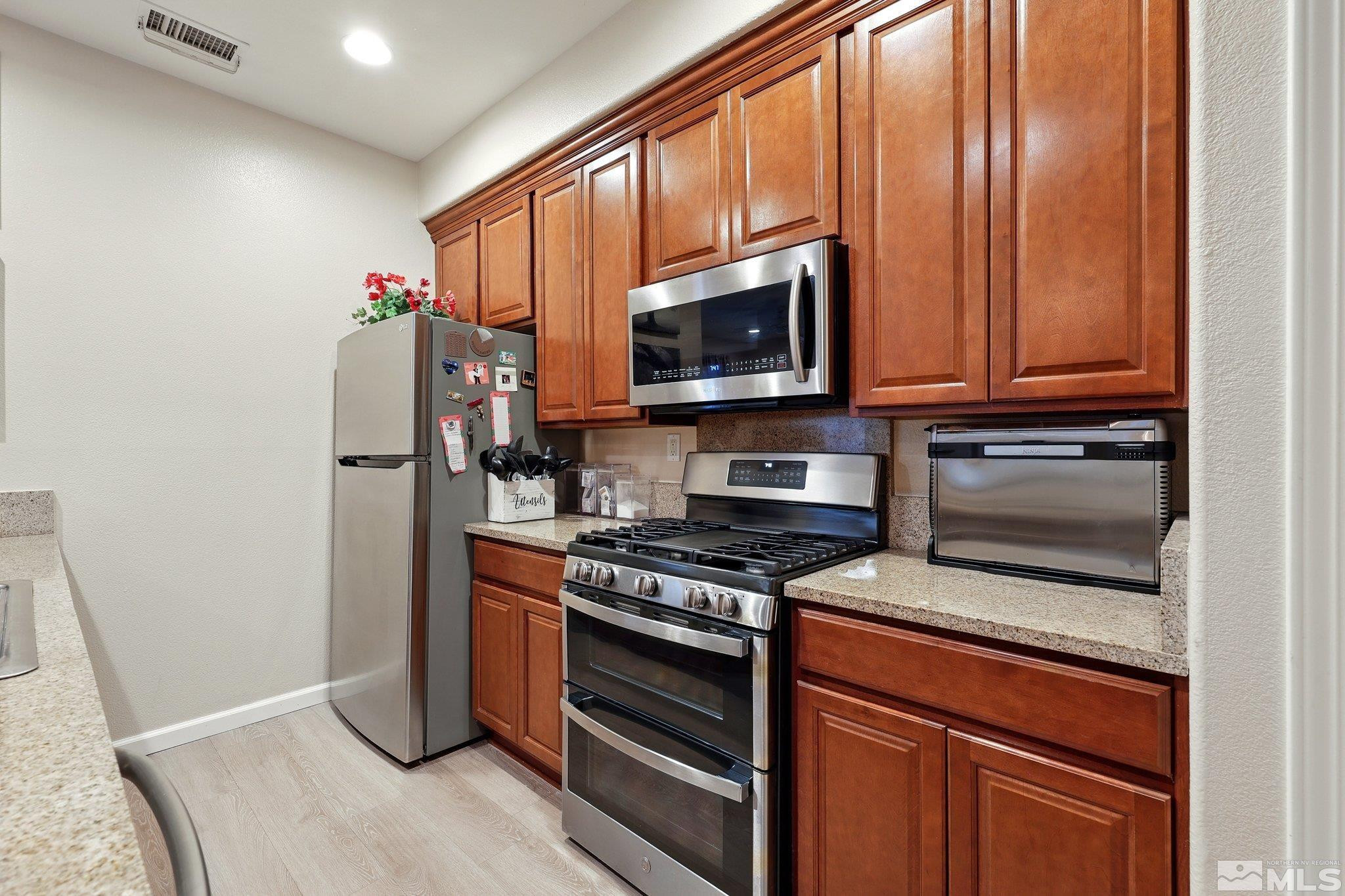 2265 Grosvenor Park Place Property Photo 12