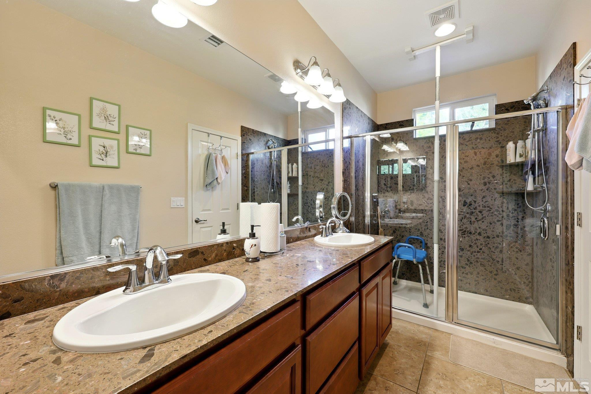 2265 Grosvenor Park Place Property Photo 27