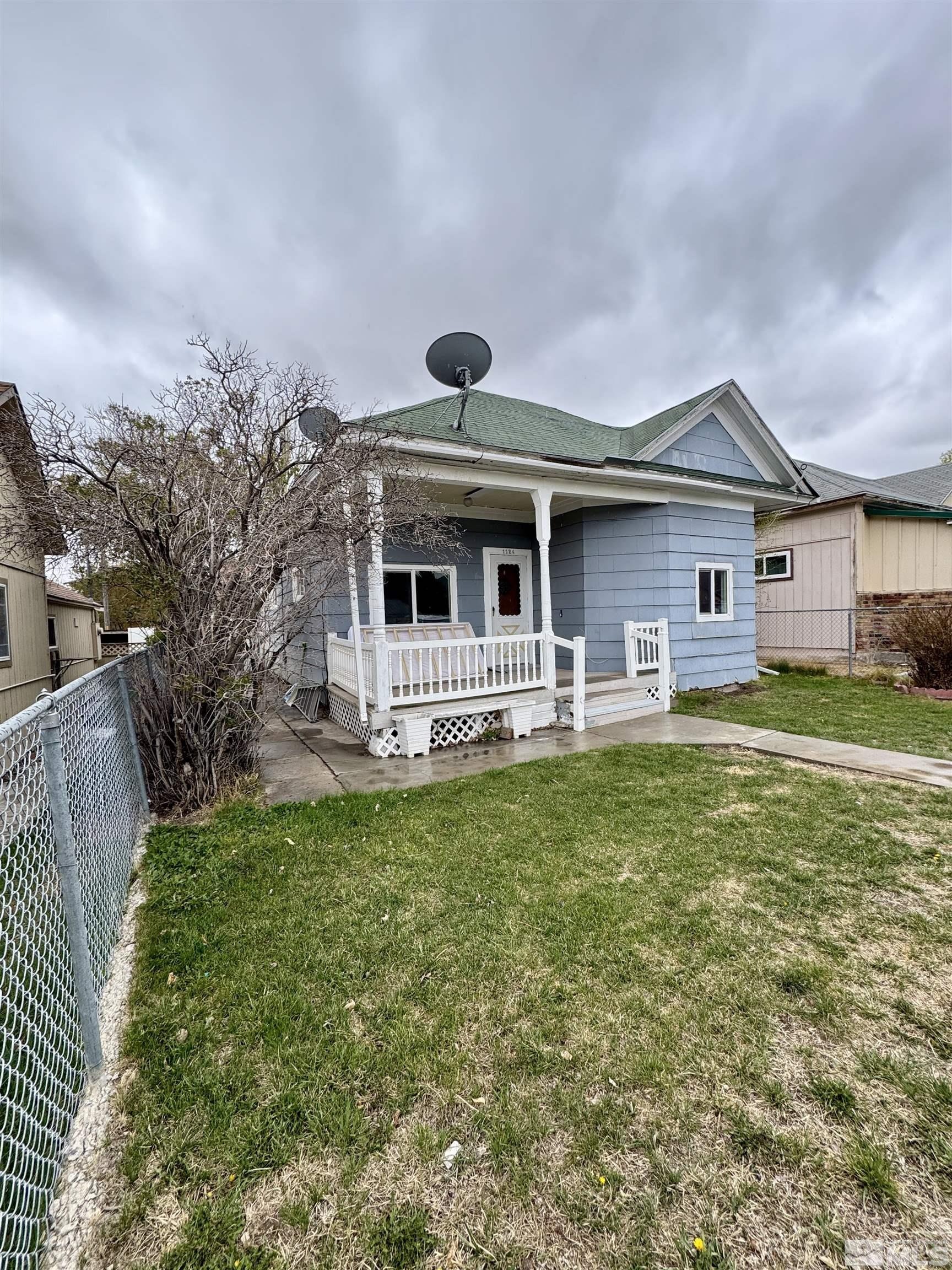 1124 Ave H Property Photo 3