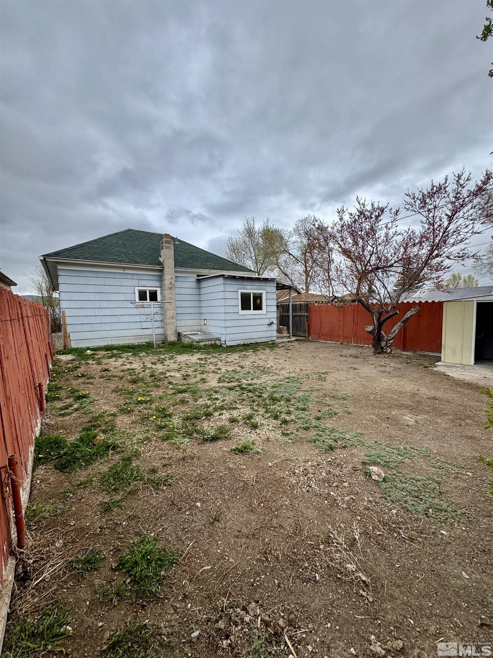 1124 Ave H Property Photo 6