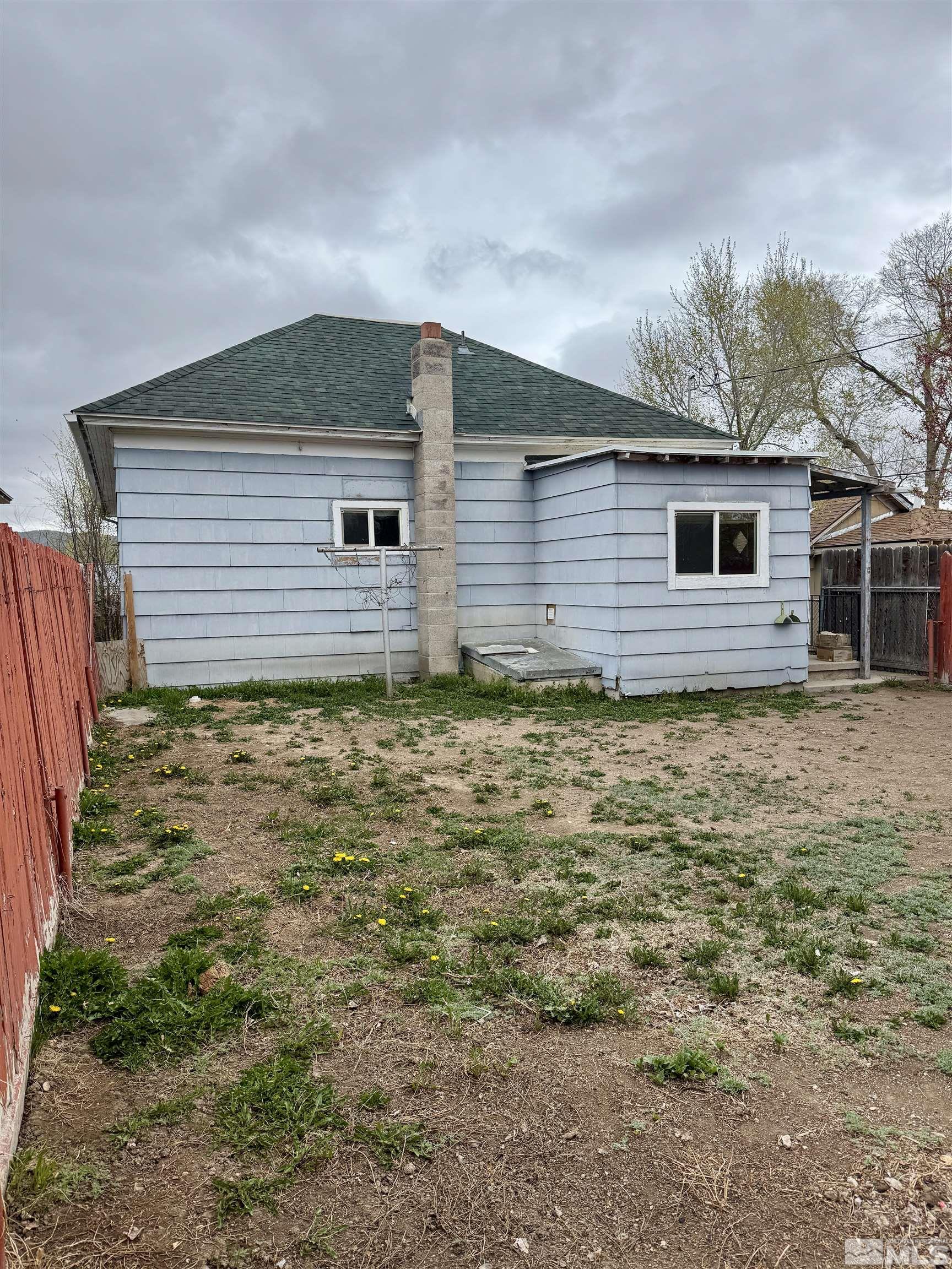 1124 Ave H Property Photo 7