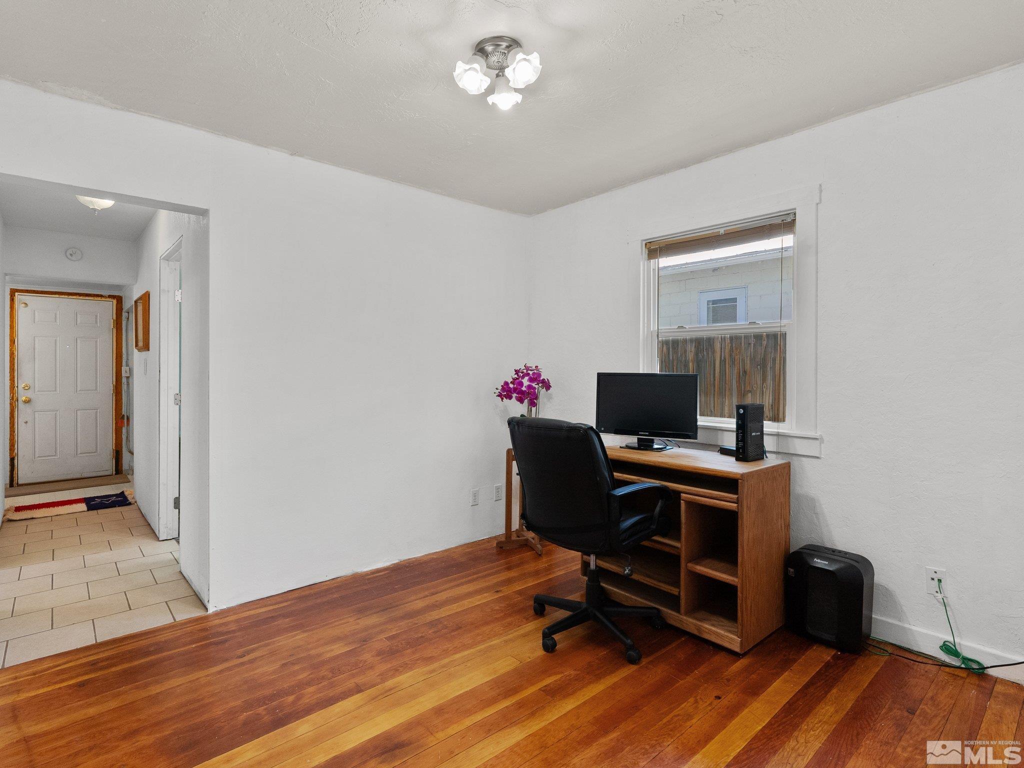 305 N Roop Street Property Photo 11